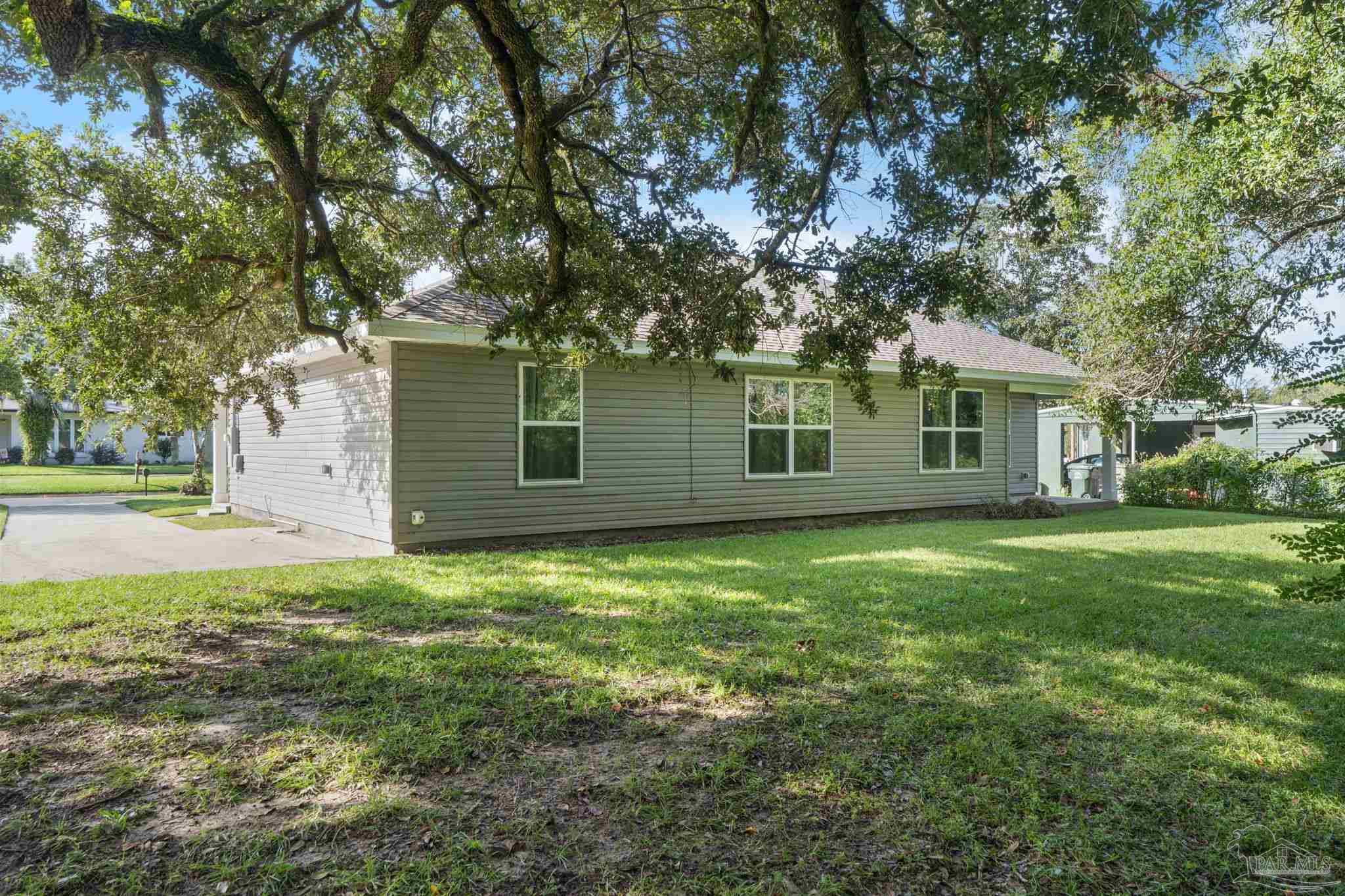10 Nottingham Way Pensacola FL 32506