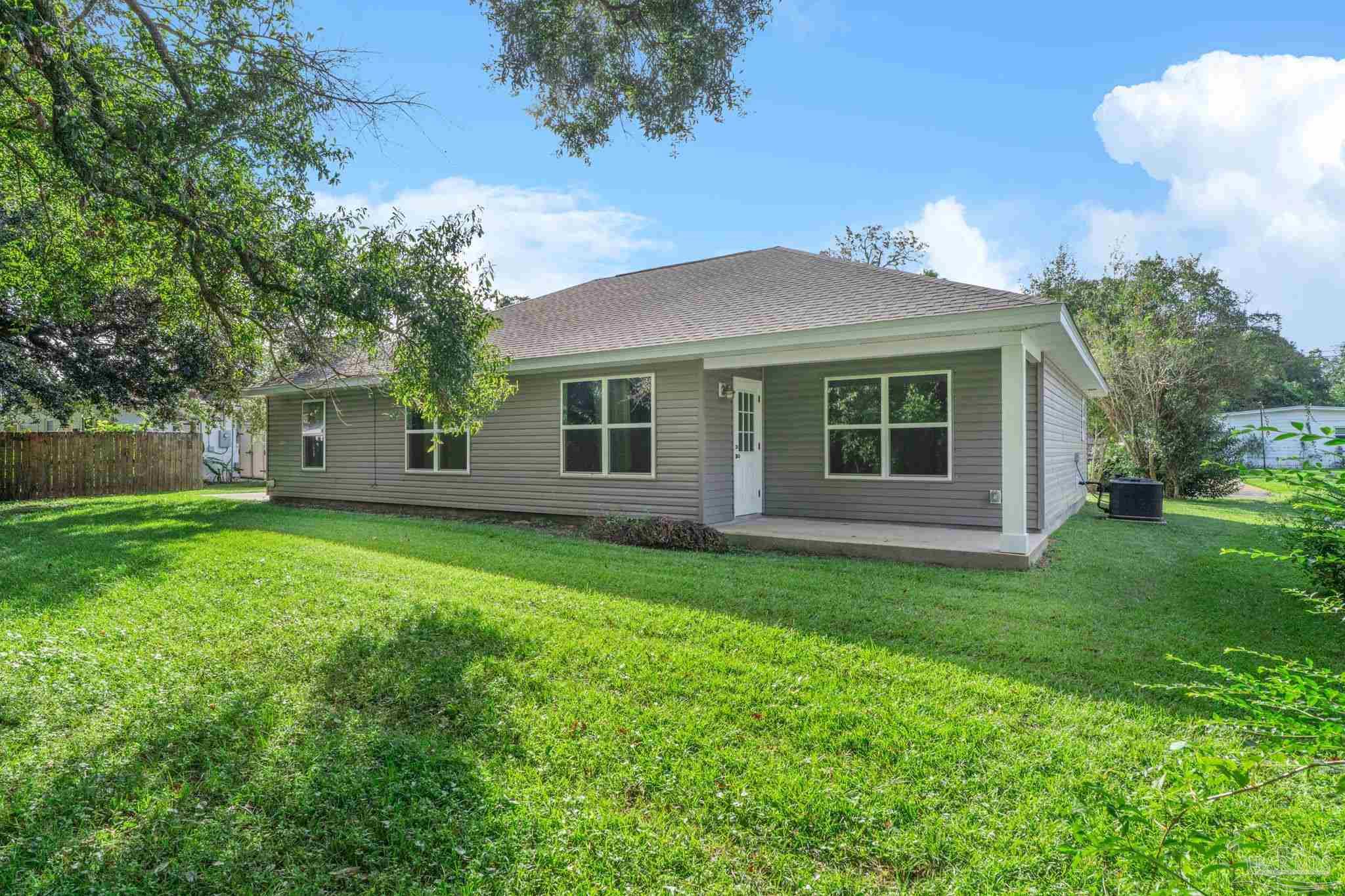 10 Nottingham Way Pensacola FL 32506