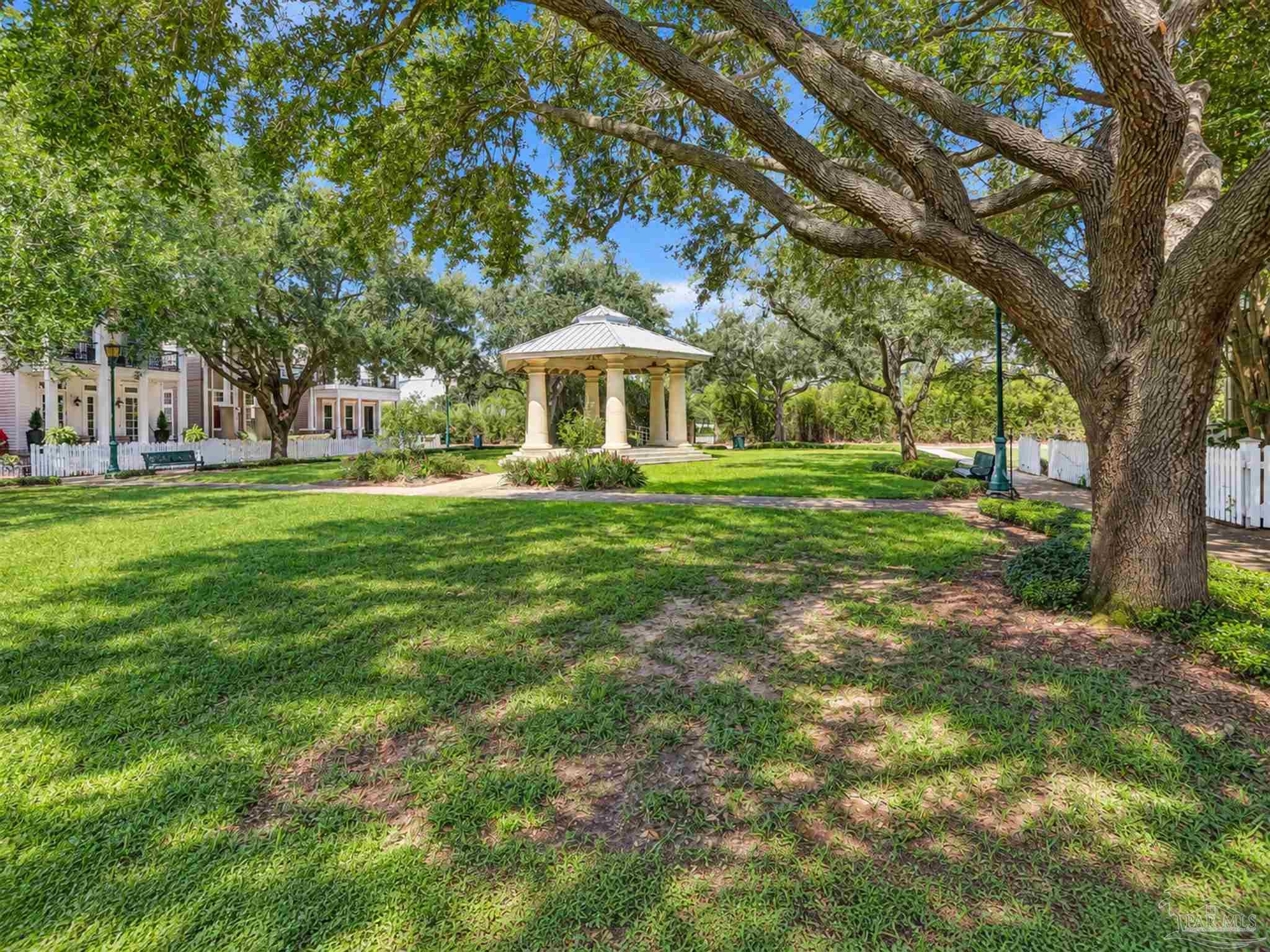 31 E Gathering Green Pensacola FL 32502