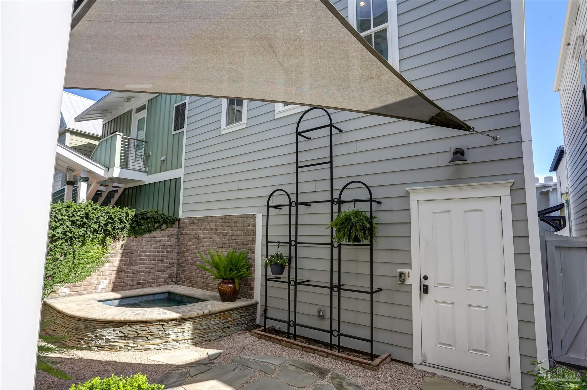 31 E Gathering Green Pensacola FL 32502