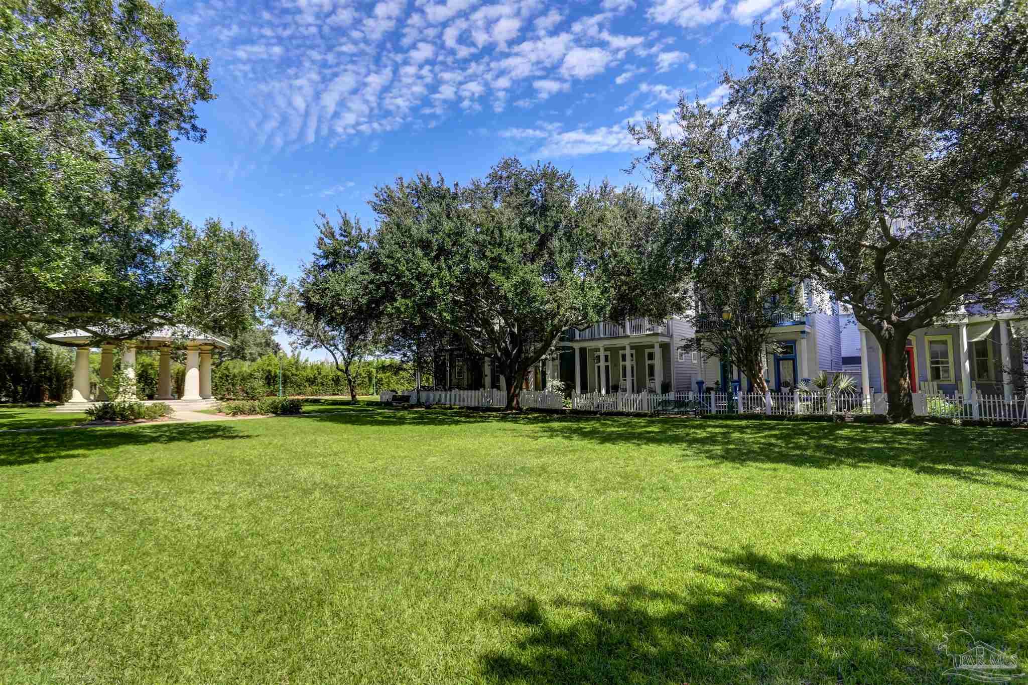 31 E Gathering Green Pensacola FL 32502