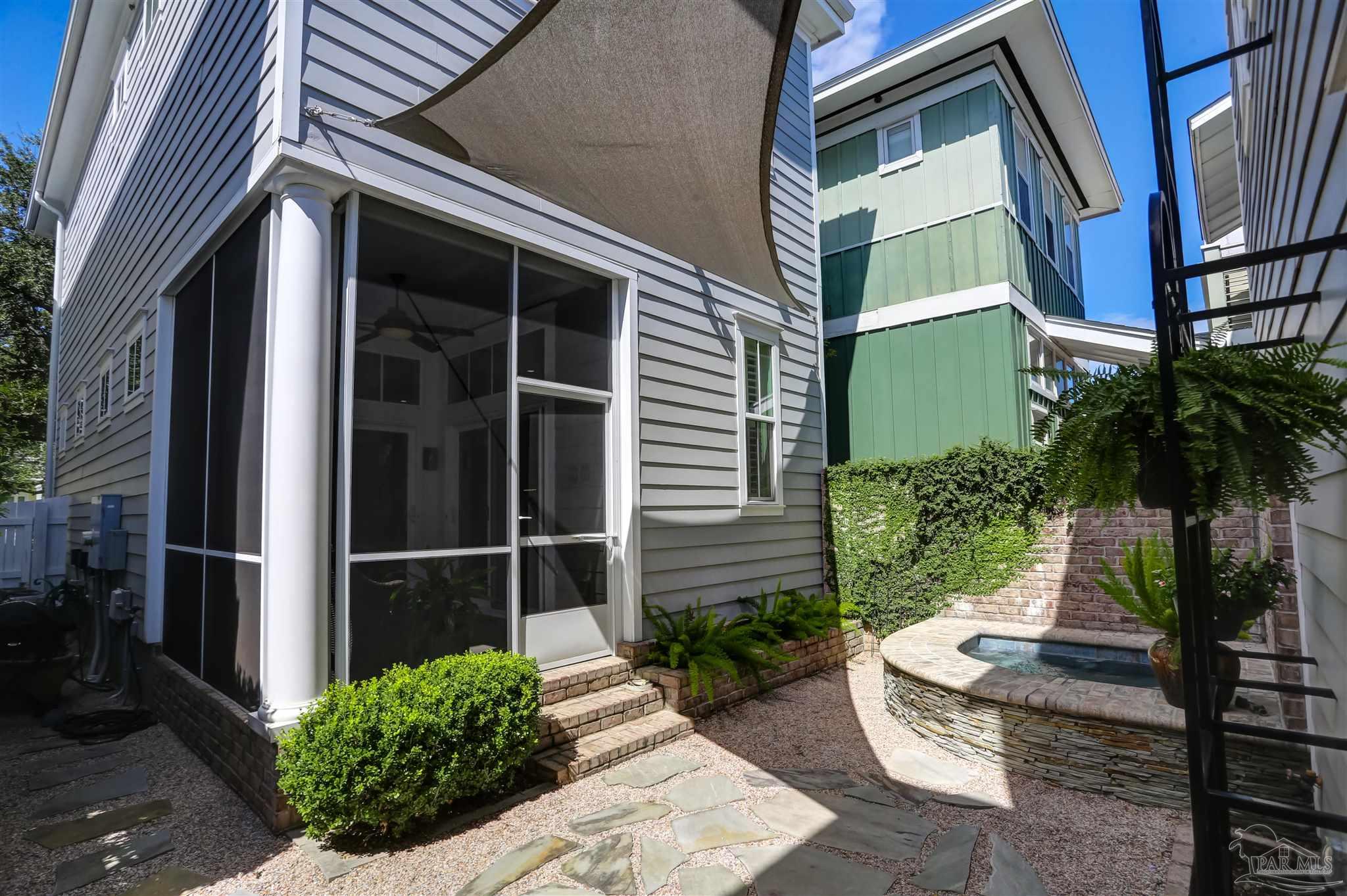 31 E Gathering Green Pensacola FL 32502