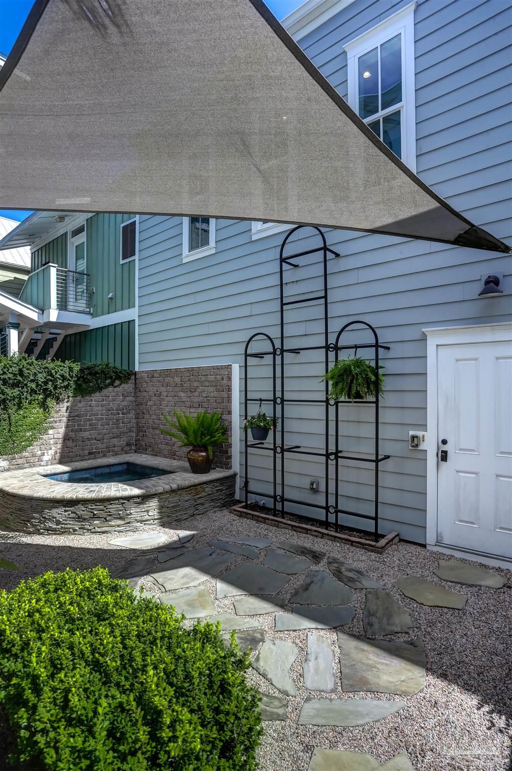 31 E Gathering Green Pensacola FL 32502