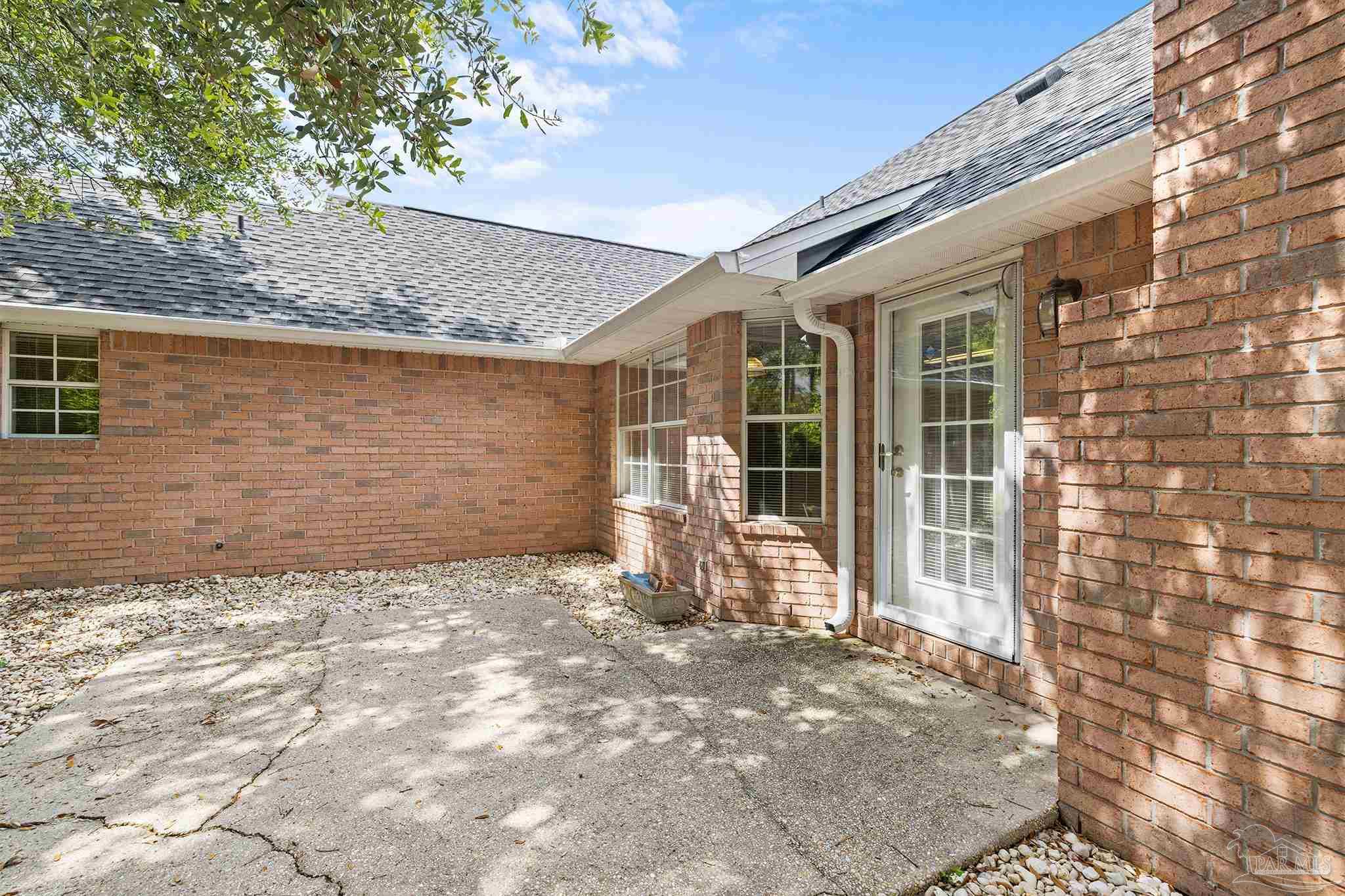 9800 Sourwood Court Pensacola FL 32514