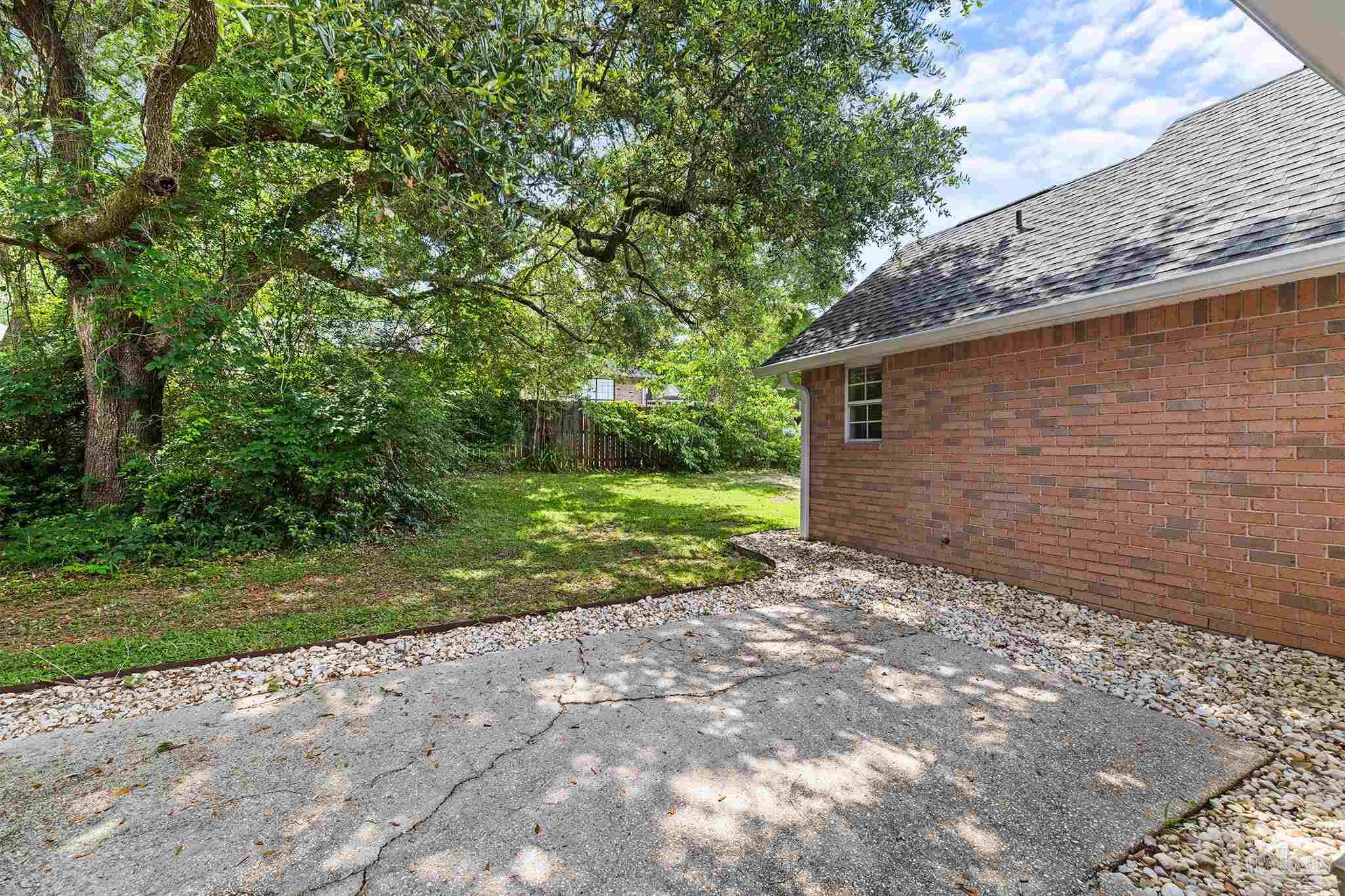 9800 Sourwood Court Pensacola FL 32514
