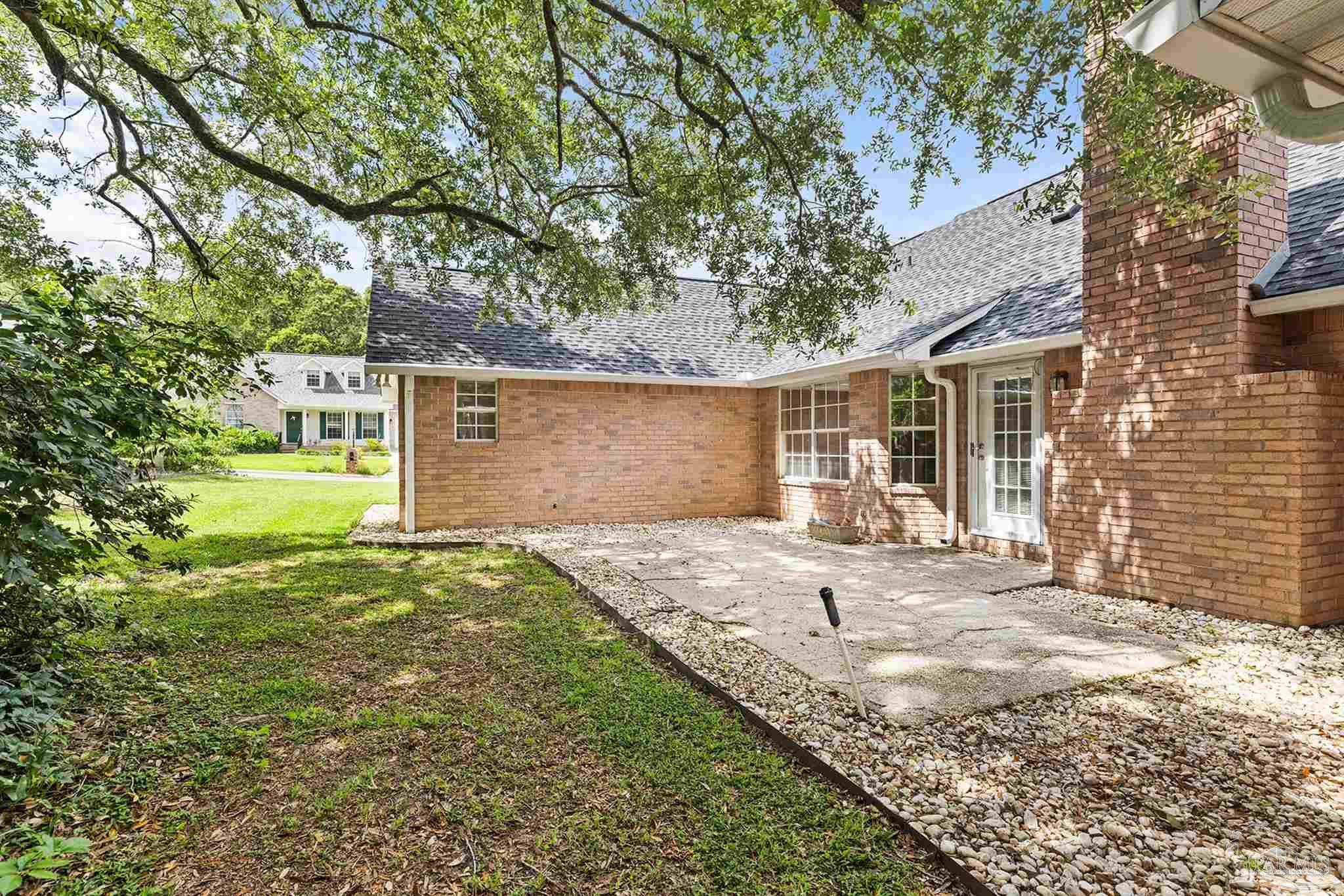 9800 Sourwood Court Pensacola FL 32514