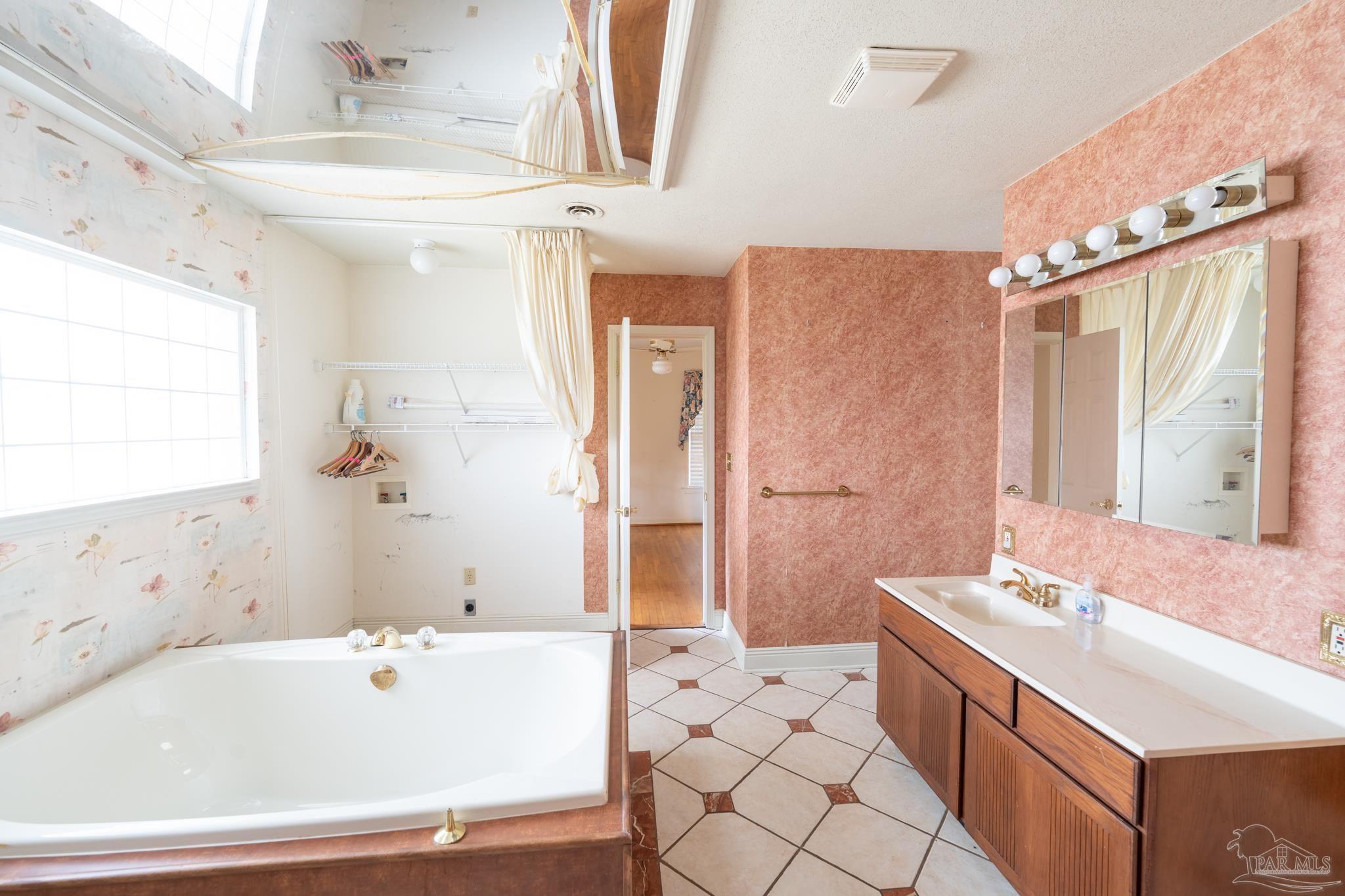 2570 Bayou Boulevard Pensacola FL 32503