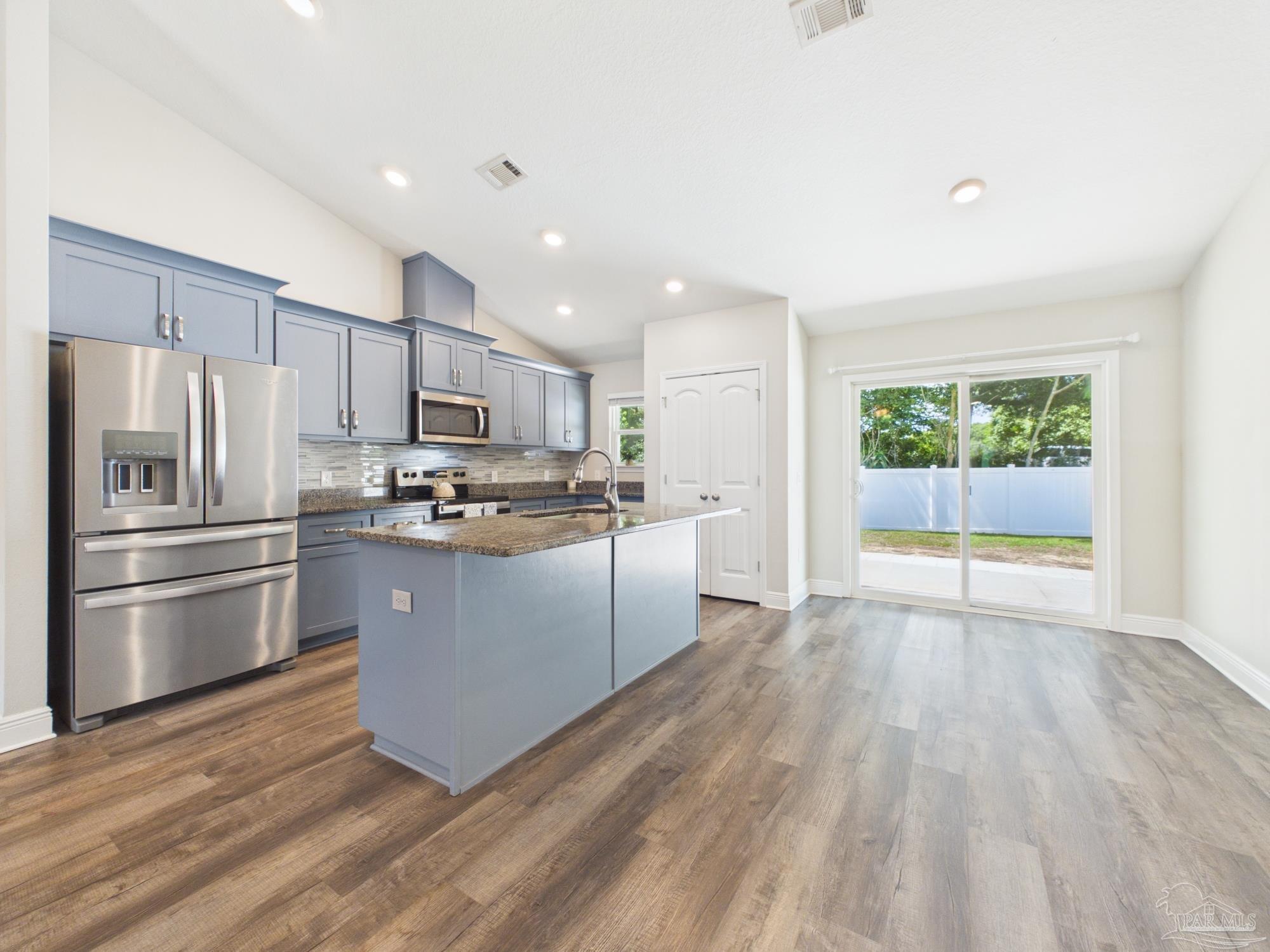 6109 W La Rua Street Pensacola FL 32506