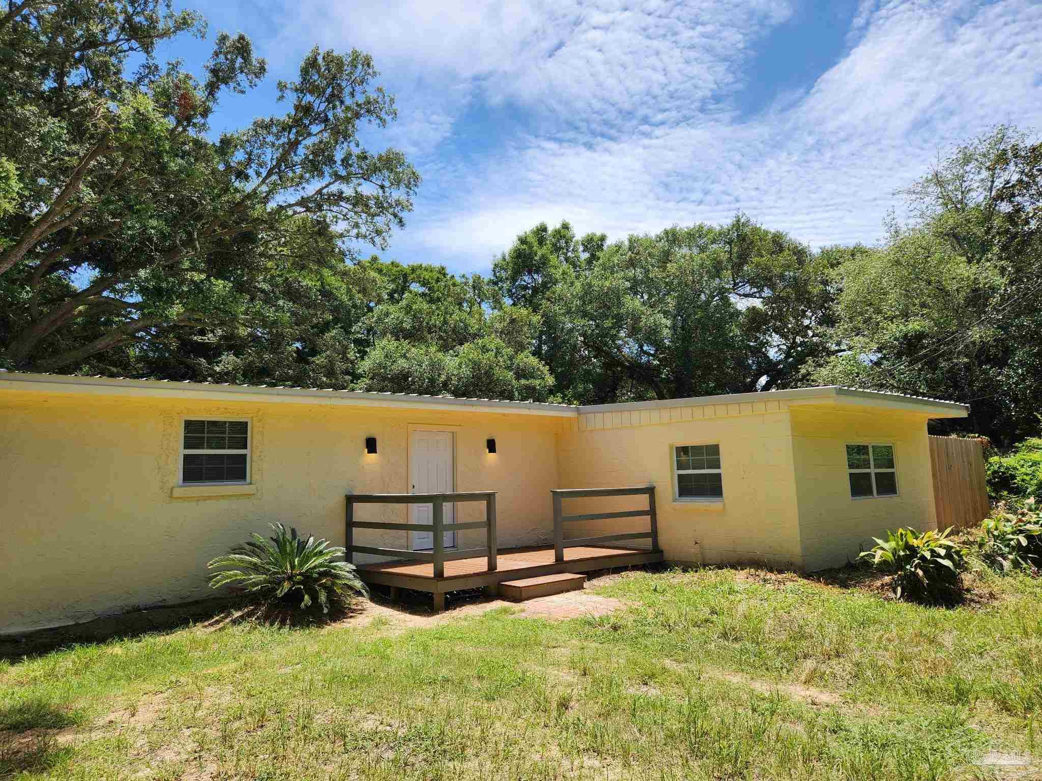 Pensacola FL, 300 Louisiana Drive