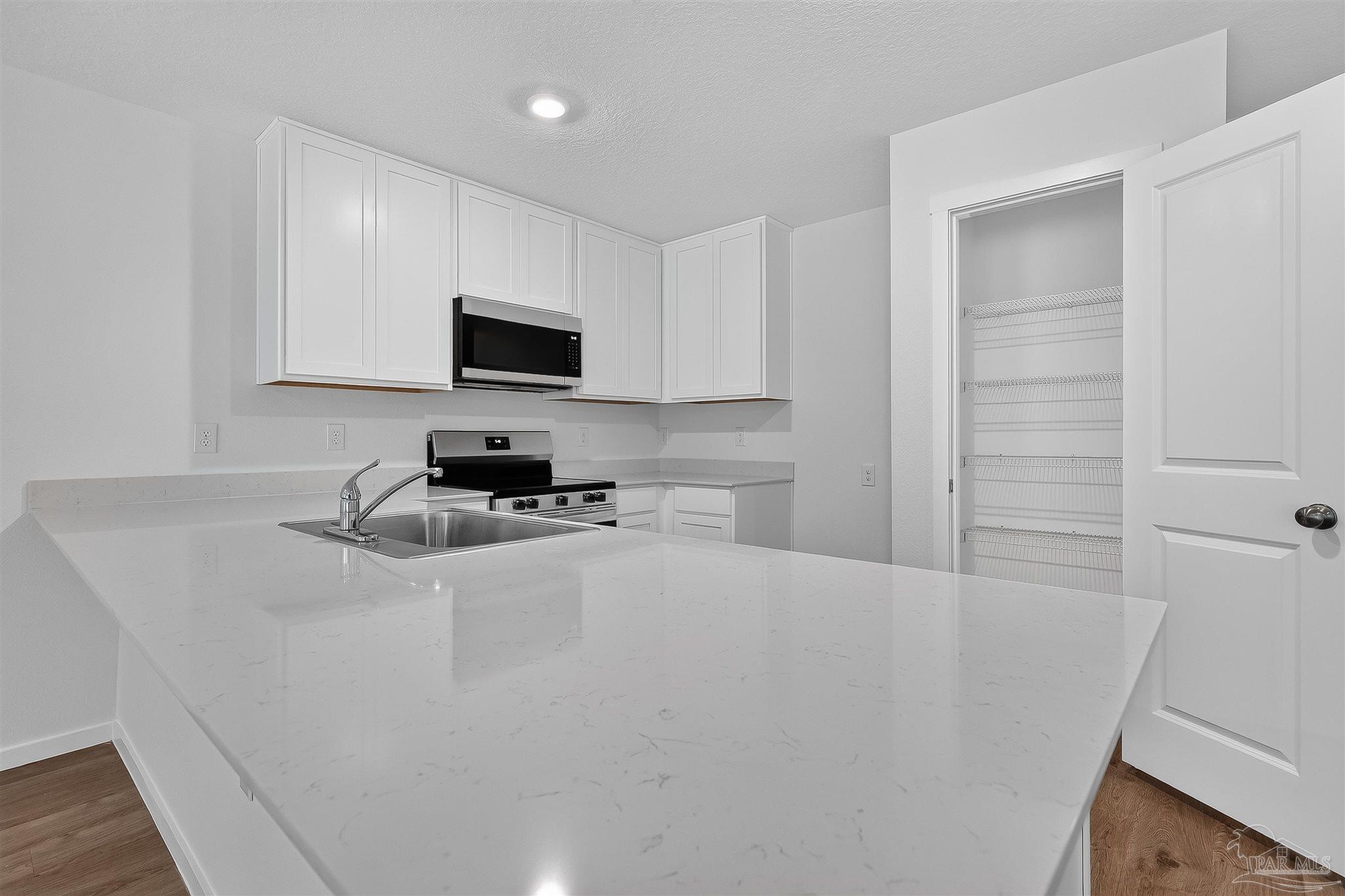 851 Bella Terra Way # 6e Cantonment FL 32533