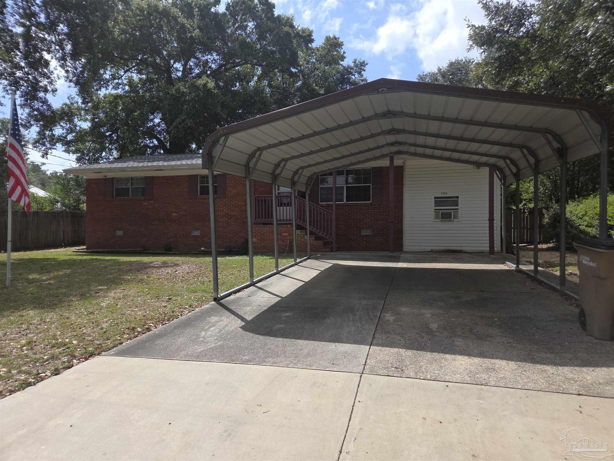 Pensacola FL, 4304 Bishop Street