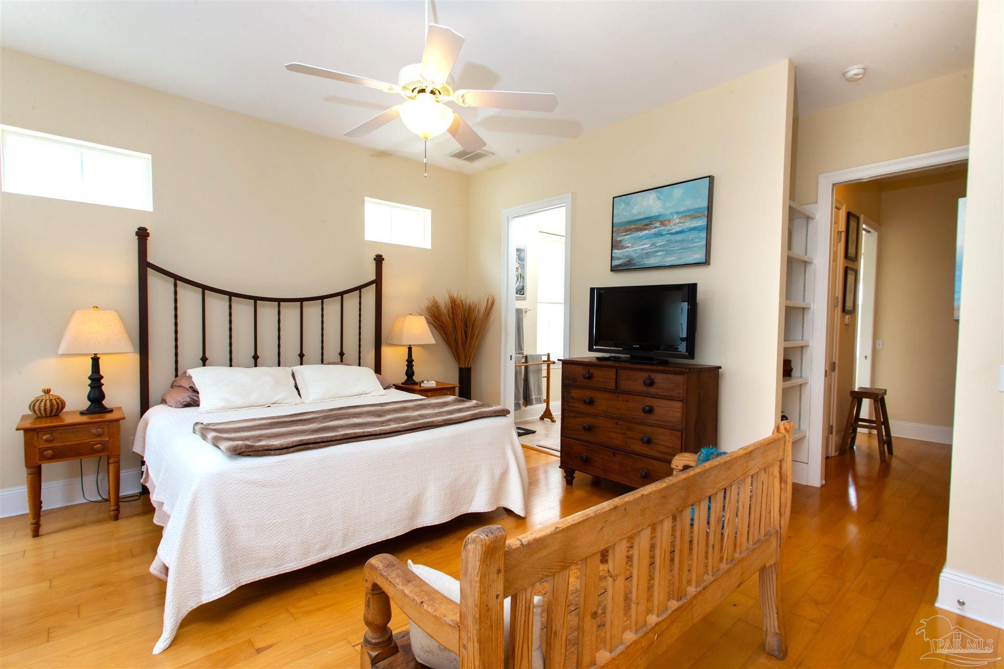 566 Santos Street Pensacola FL 32502