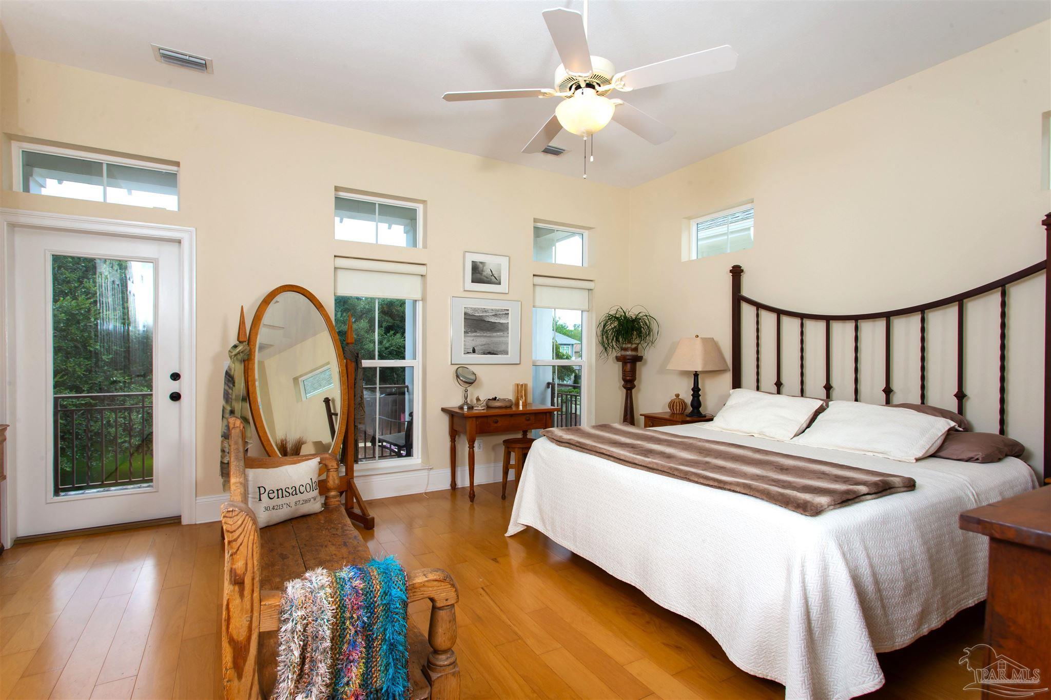 566 Santos Street Pensacola FL 32502