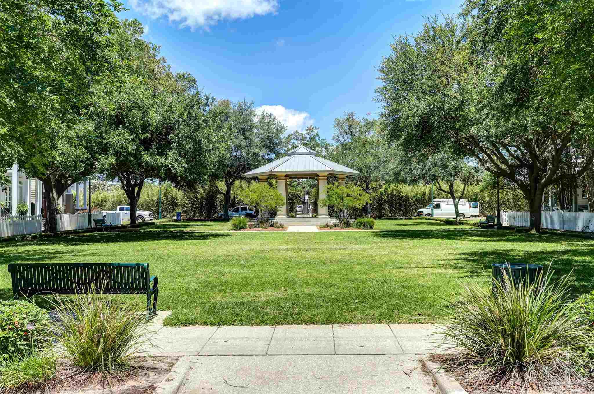 566 Santos Street Pensacola FL 32502