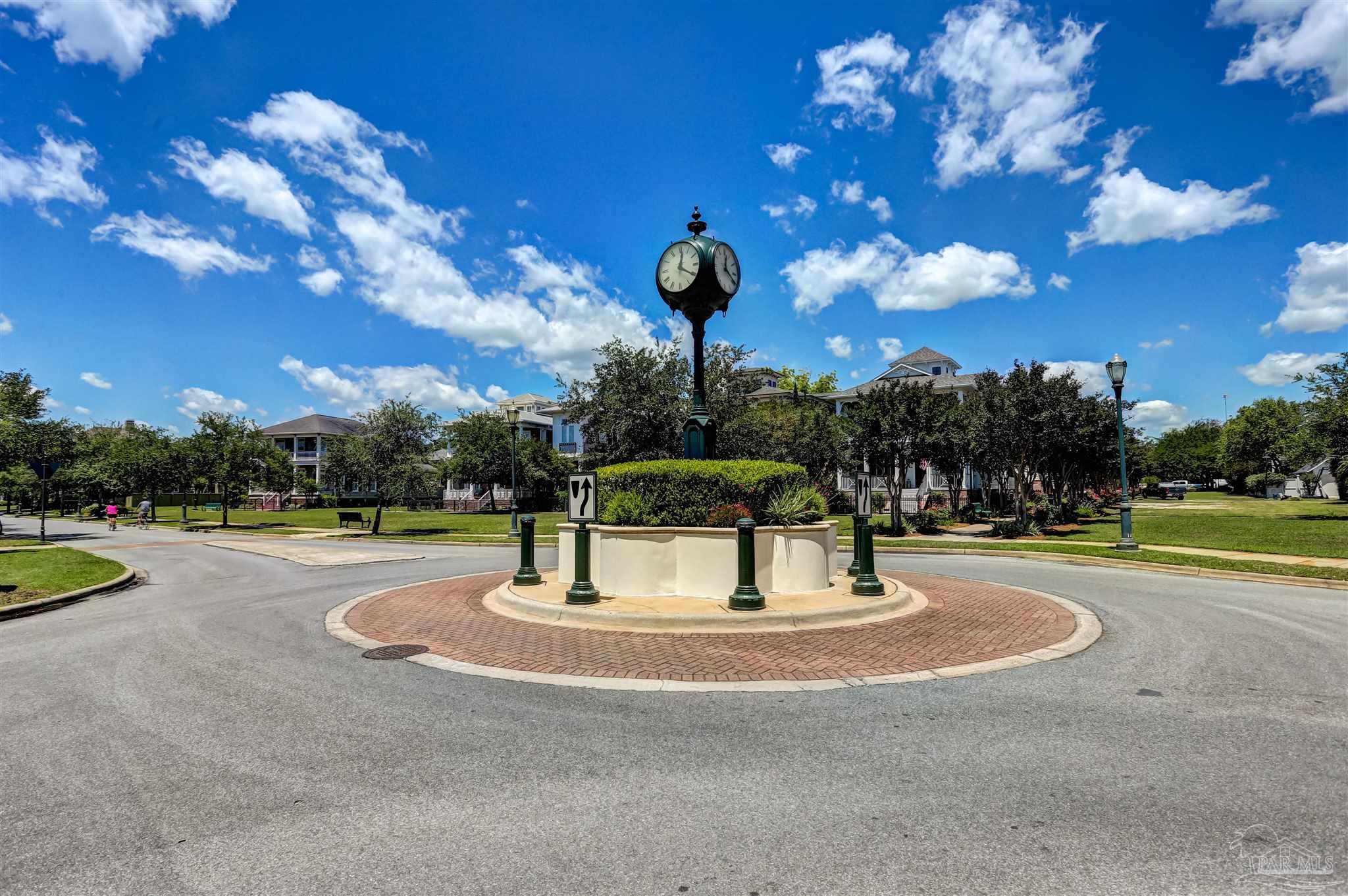 566 Santos Street Pensacola FL 32502