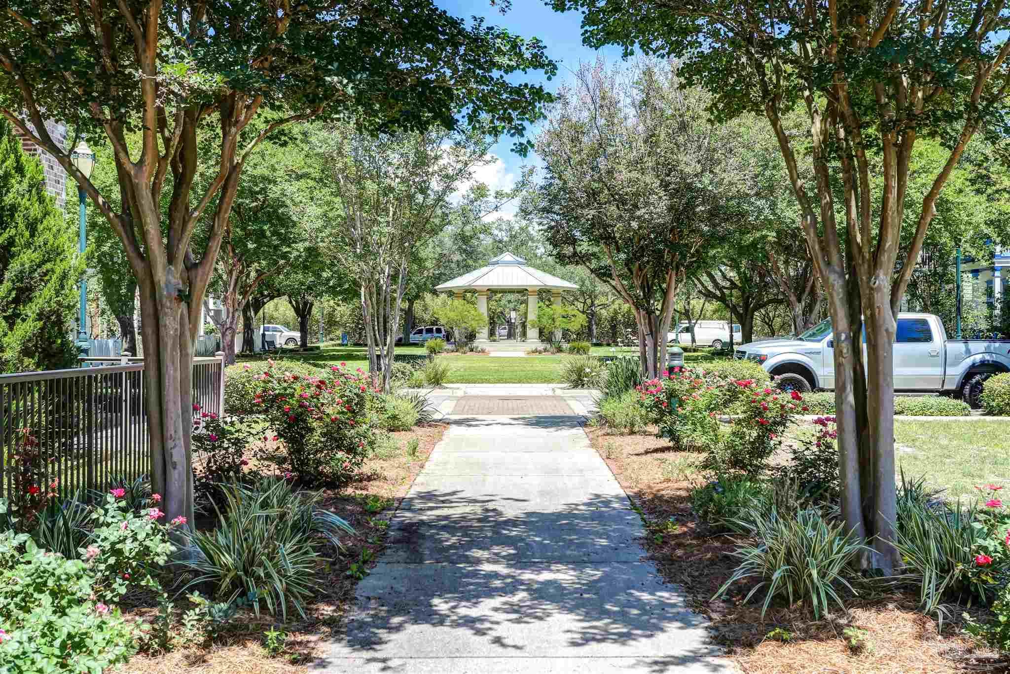 566 Santos Street Pensacola FL 32502