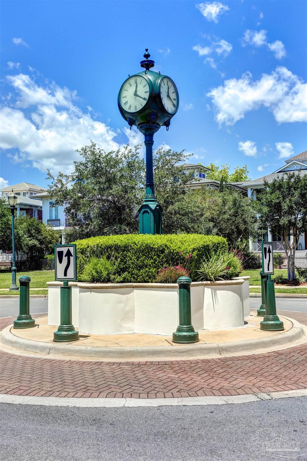 566 Santos Street Pensacola FL 32502