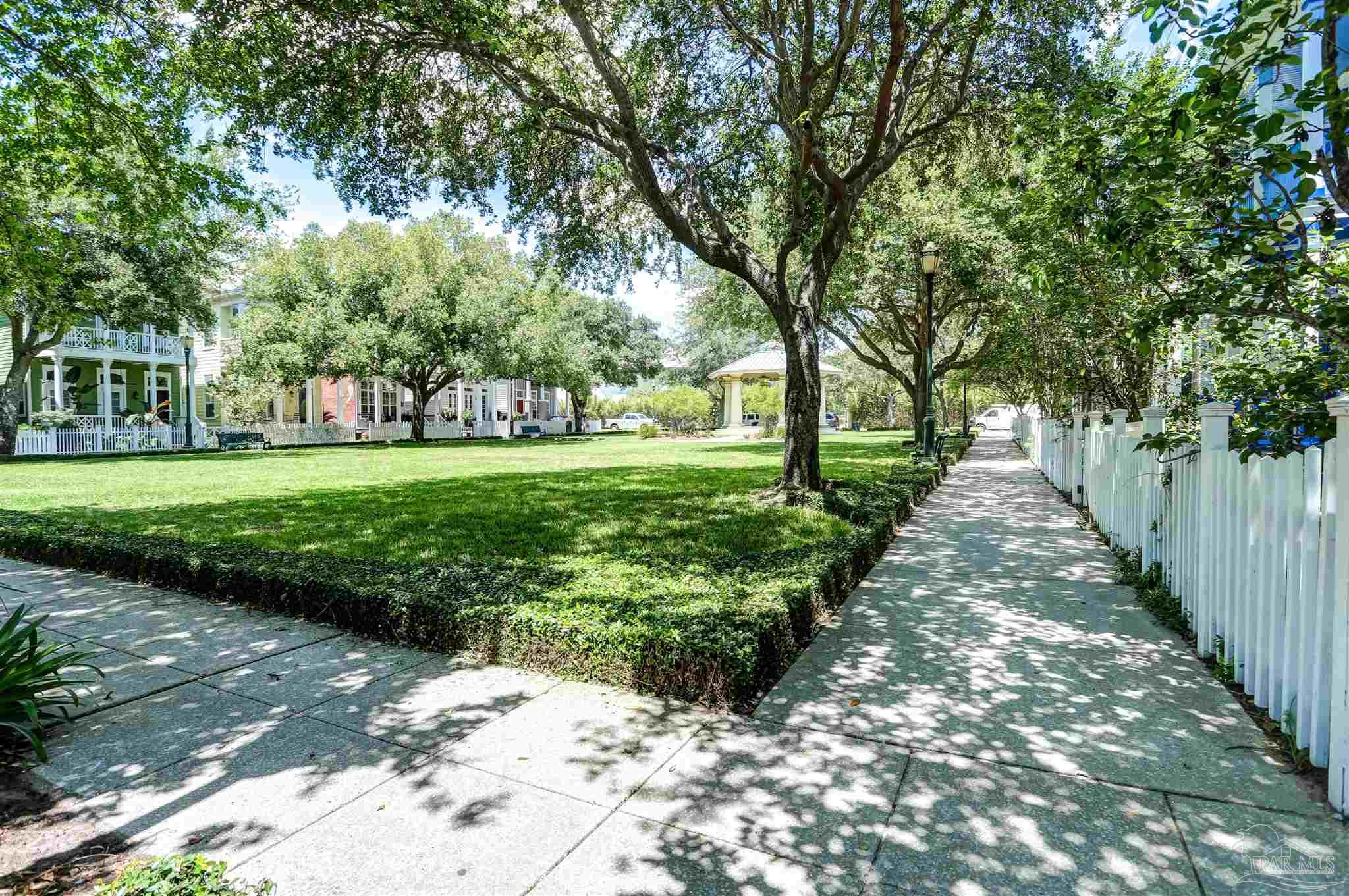 566 Santos Street Pensacola FL 32502