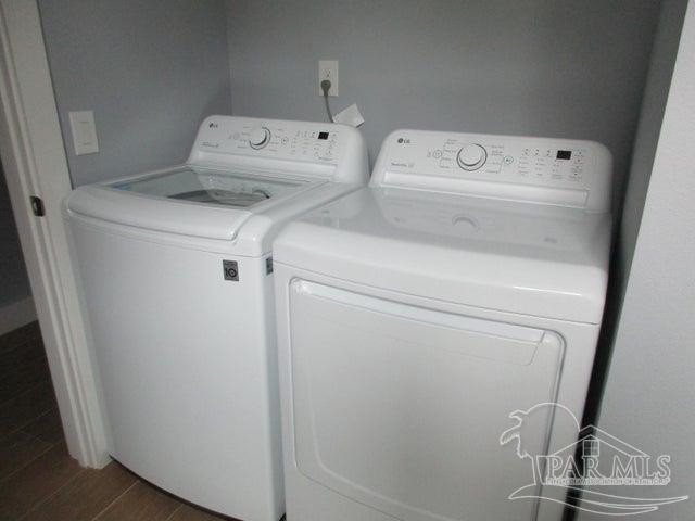1972 Fontainebleau Court Navarre FL 32566
