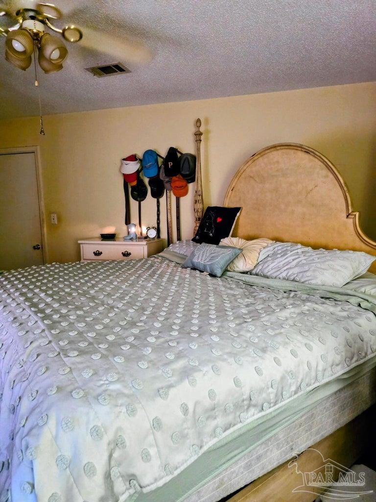 2573 Avenida De Sol Navarre FL 32566