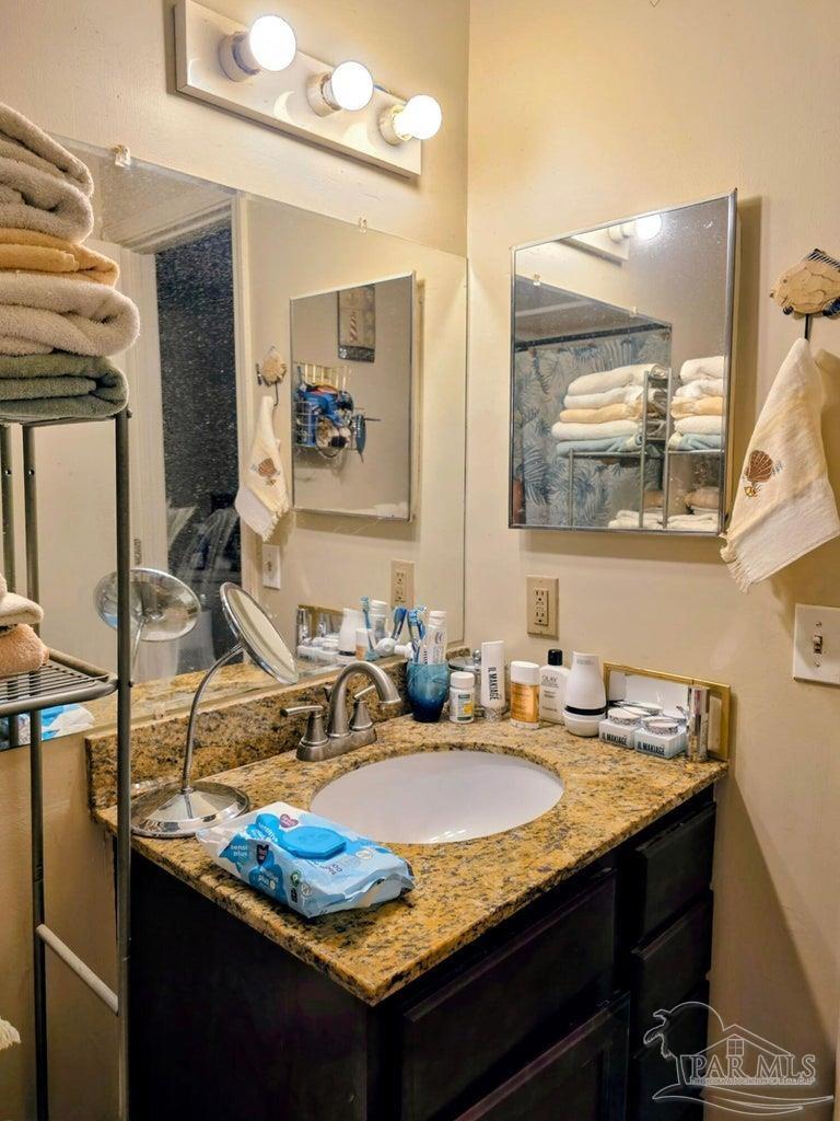 2573 Avenida De Sol Navarre FL 32566