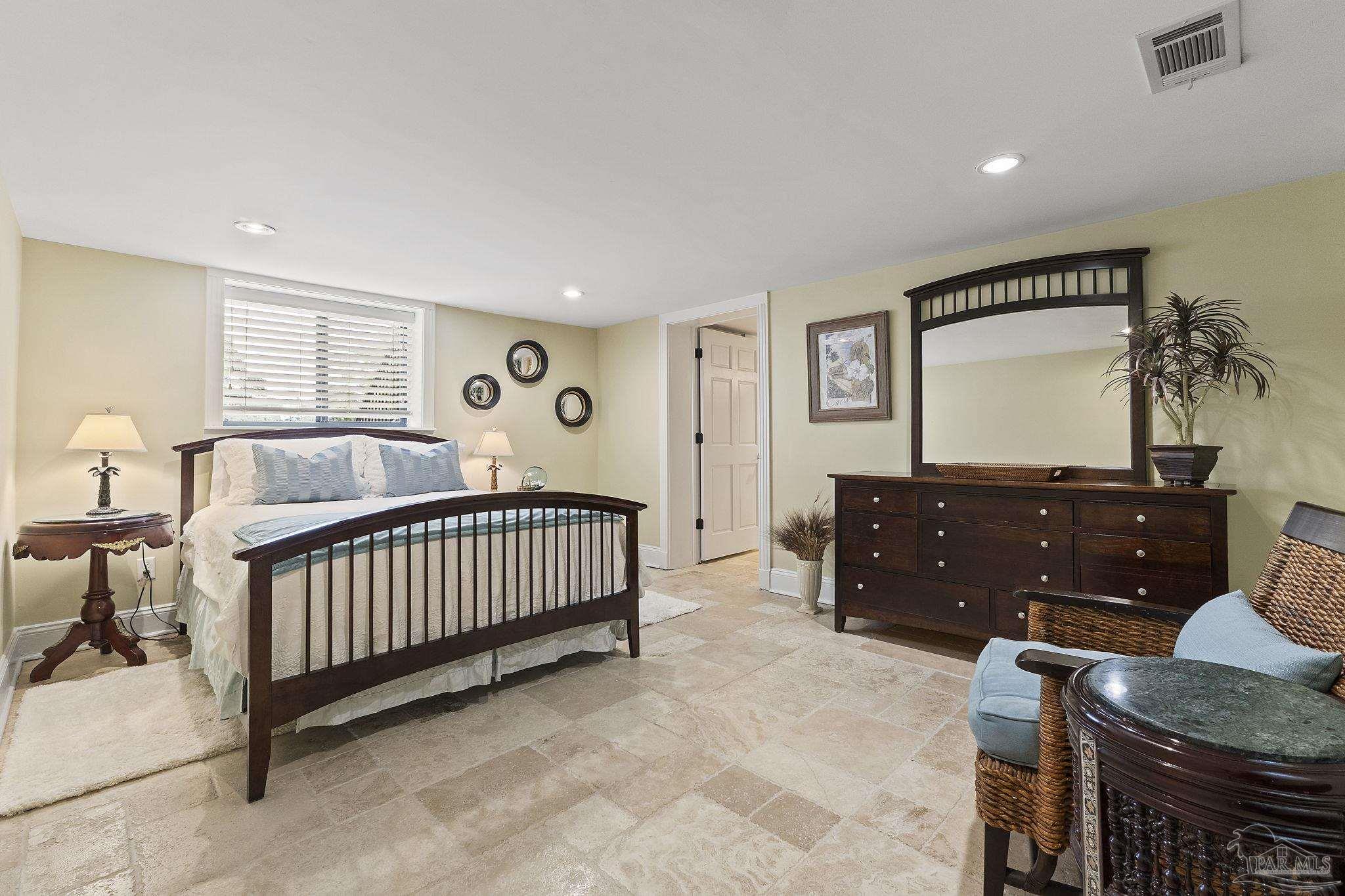1660 E Texar Drive Pensacola FL 32503