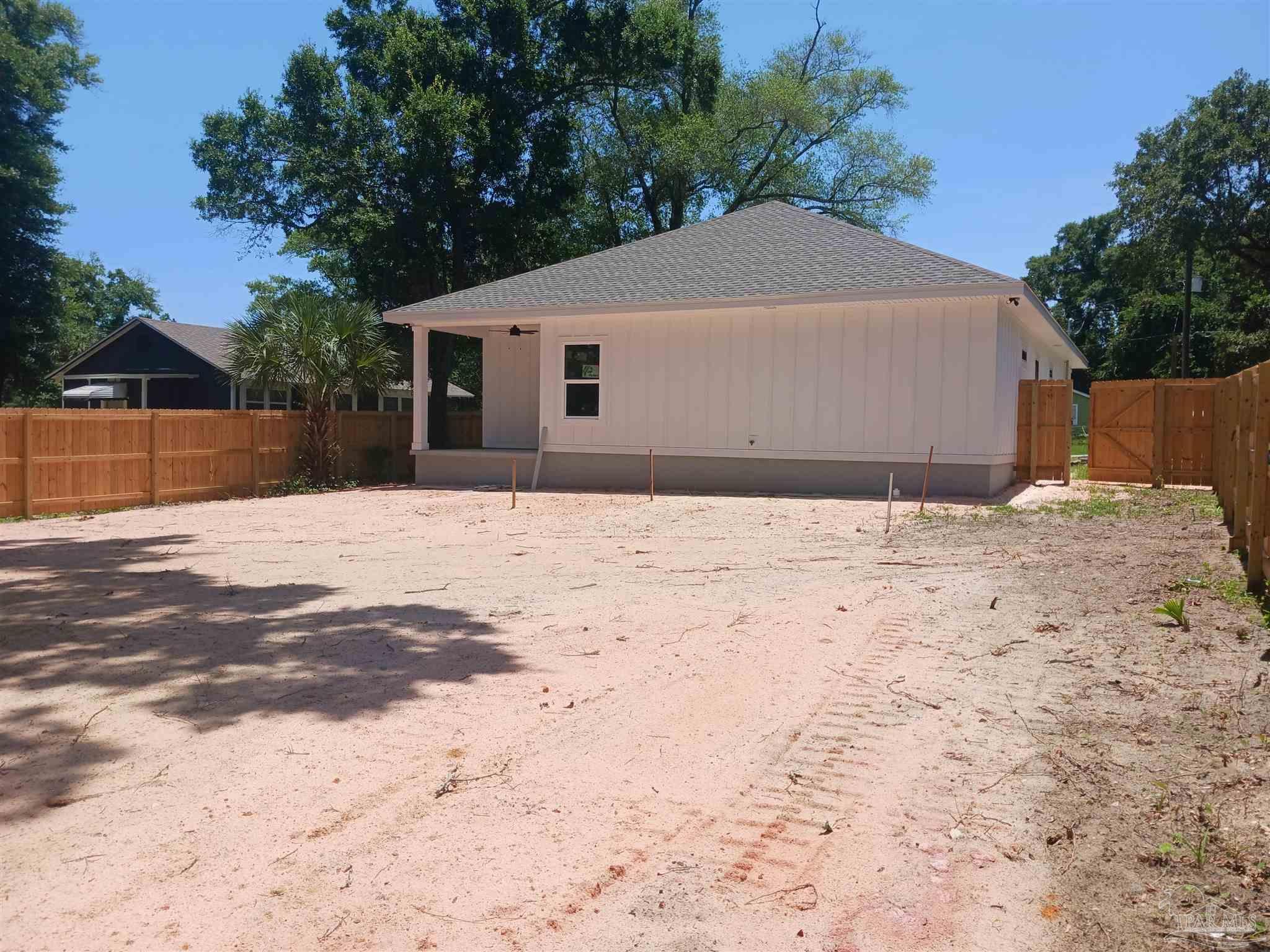 1202 W Lee Street Pensacola FL 32501