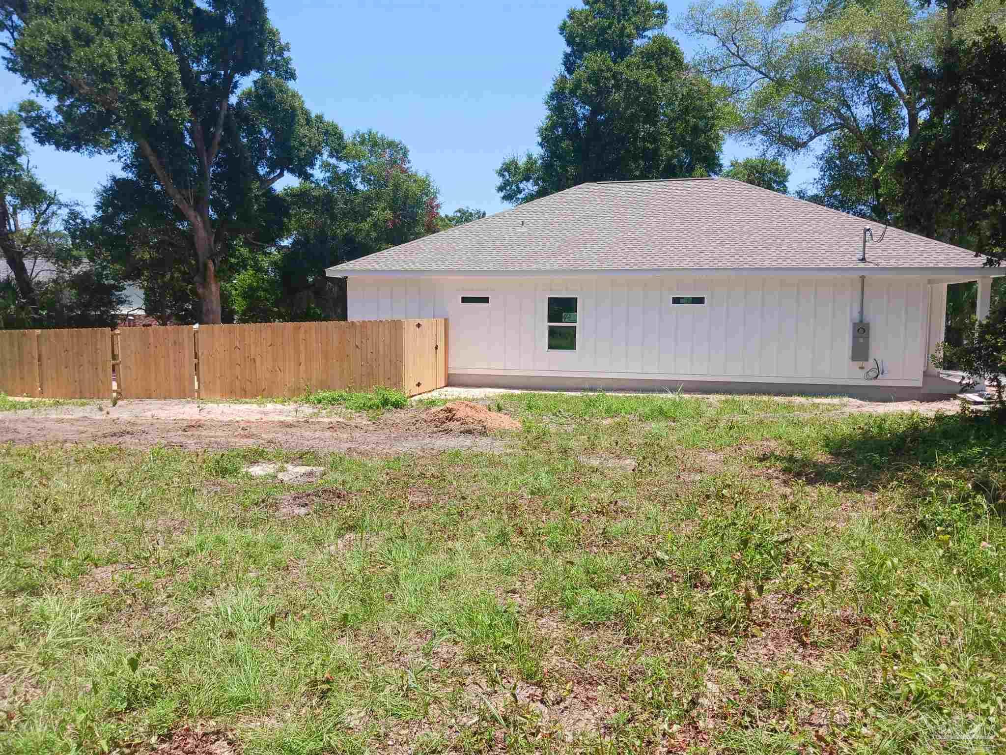 1202 W Lee Street Pensacola FL 32501