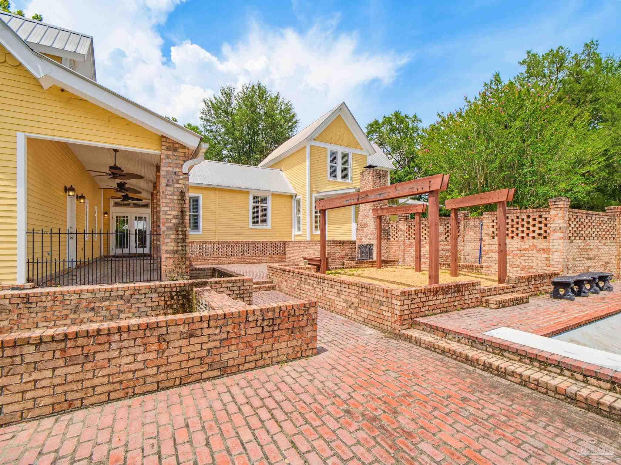 73 Scribner Avenue Defuniak Springs FL 32435