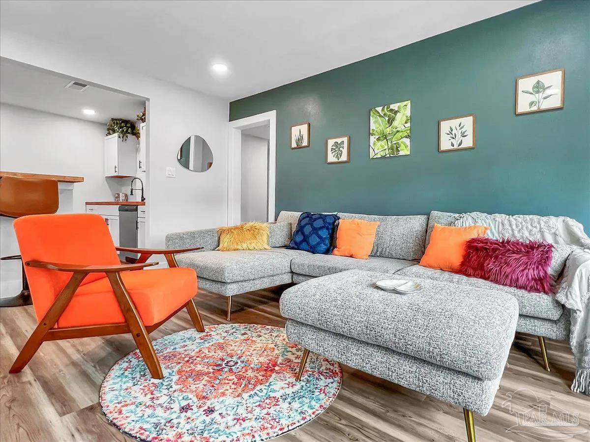 Pensacola FL, 222 Henry Street