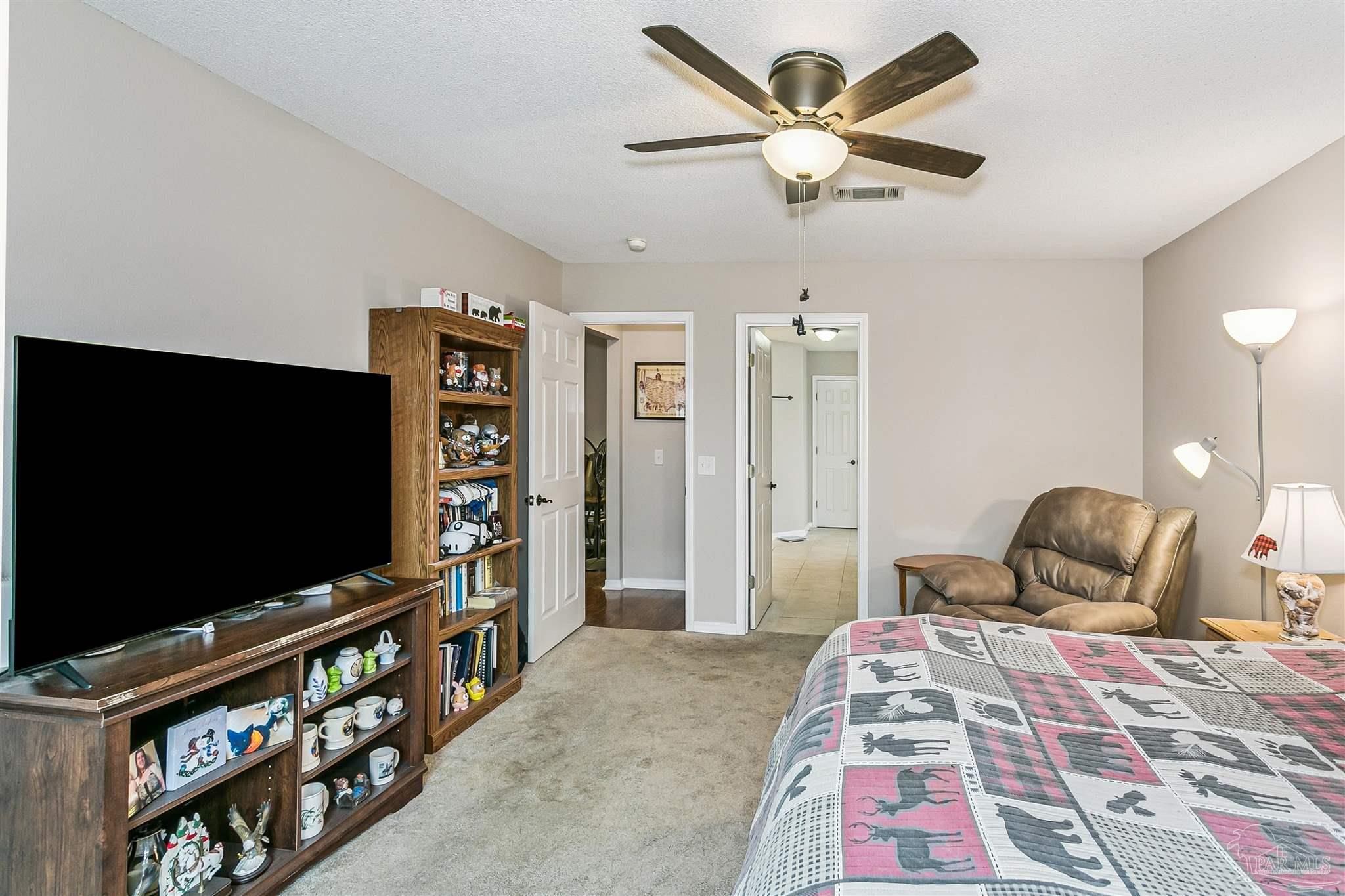 7425 Peterson Lane Pensacola FL 32506