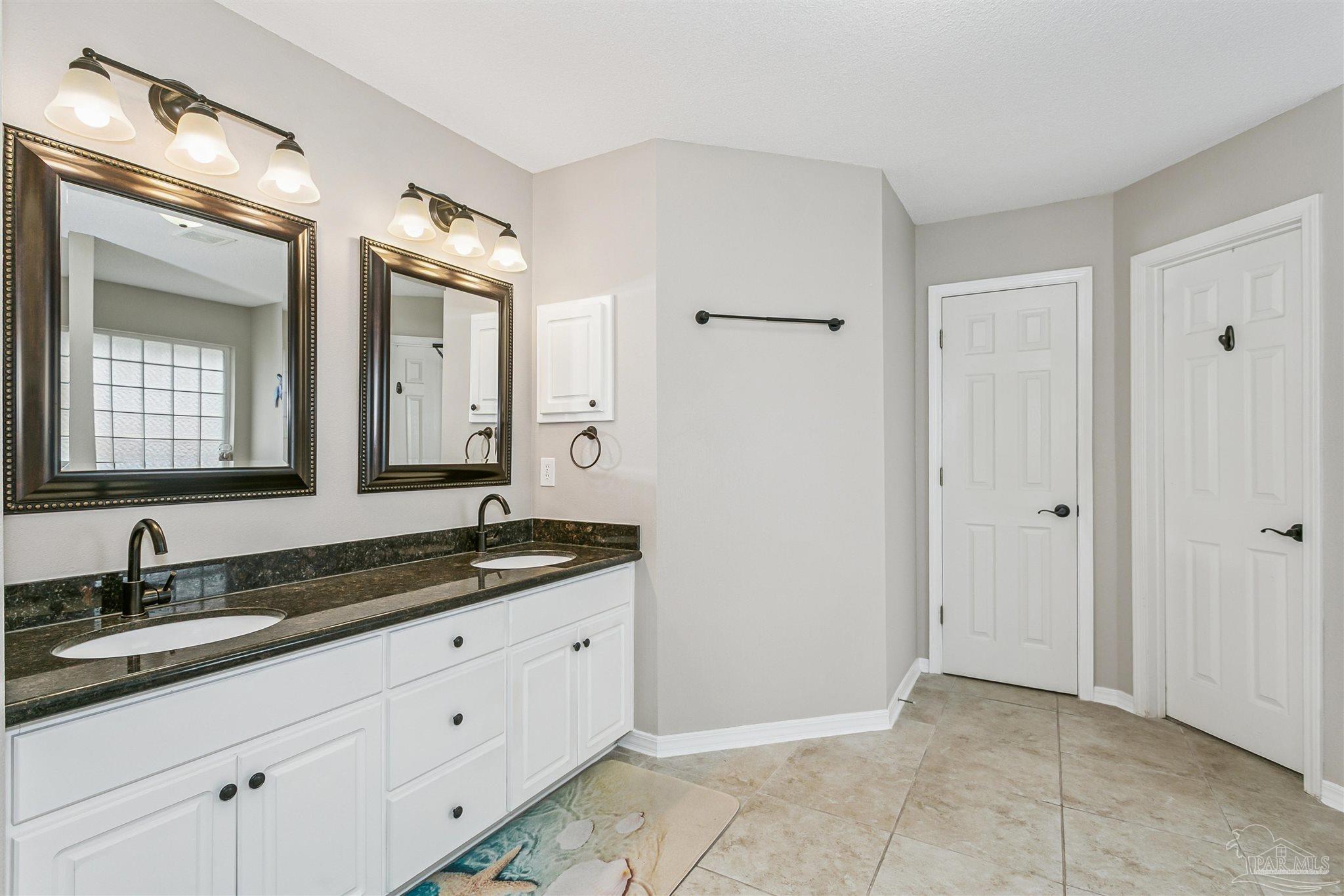 7425 Peterson Lane Pensacola FL 32506