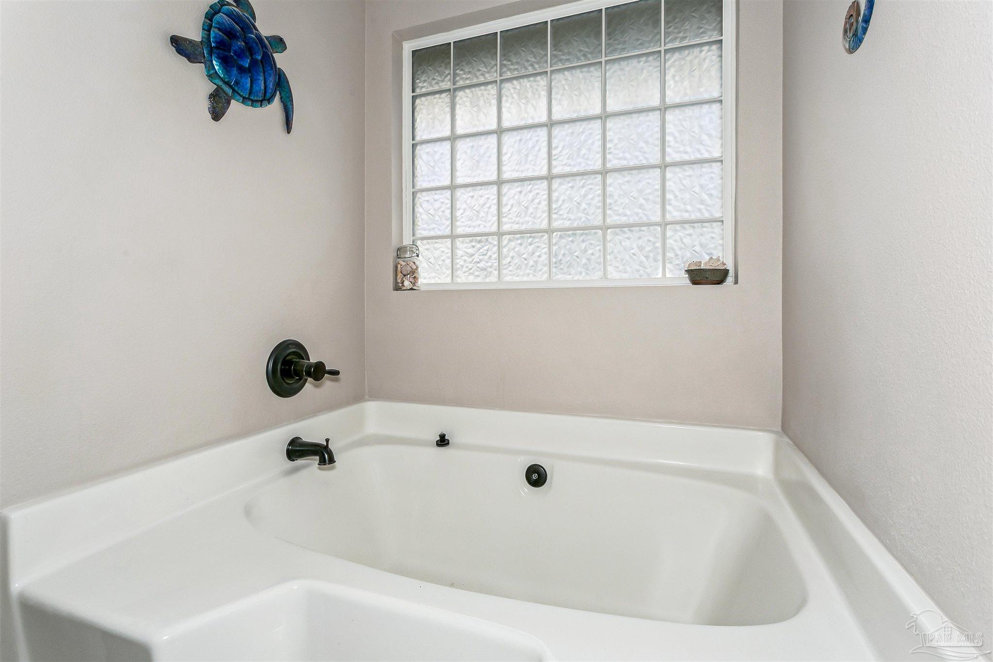 7425 Peterson Lane Pensacola FL 32506