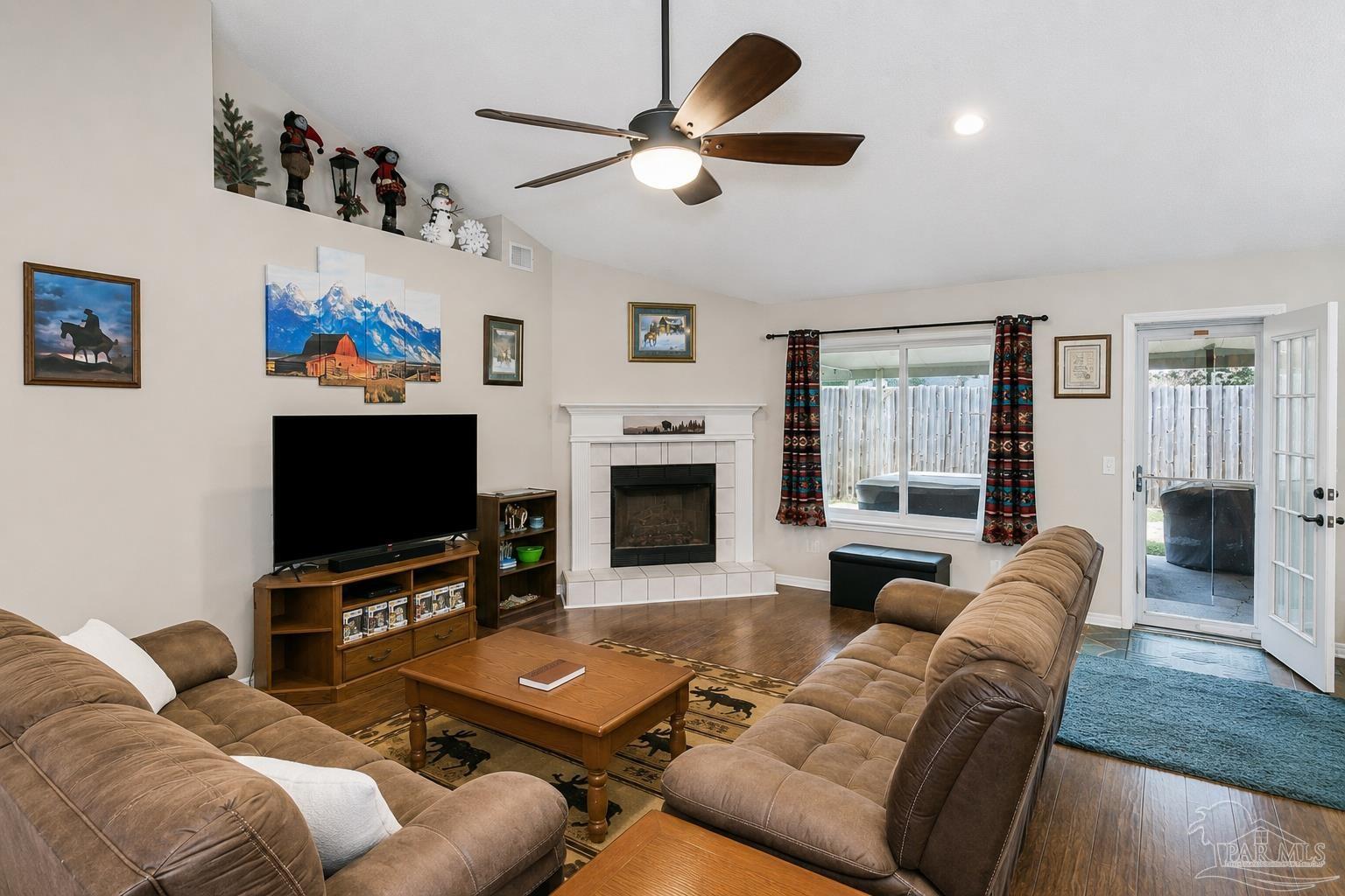 7425 Peterson Lane Pensacola FL 32506