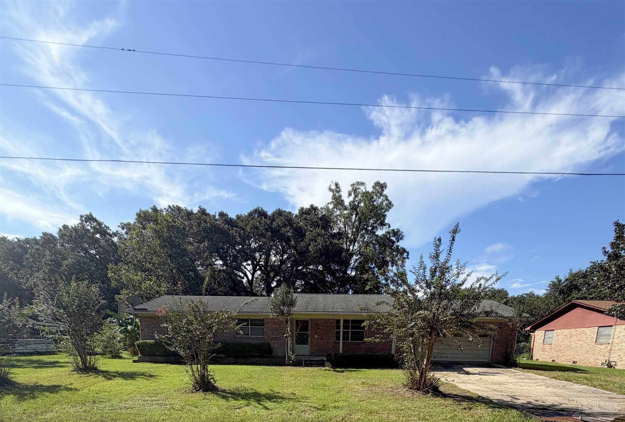 17 Seminole Trail Pensacola FL 32506