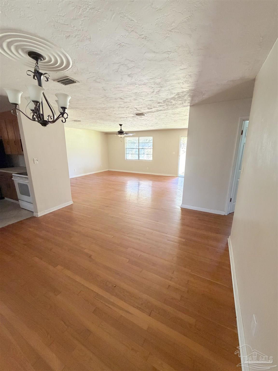 17 Seminole Trail Pensacola FL 32506