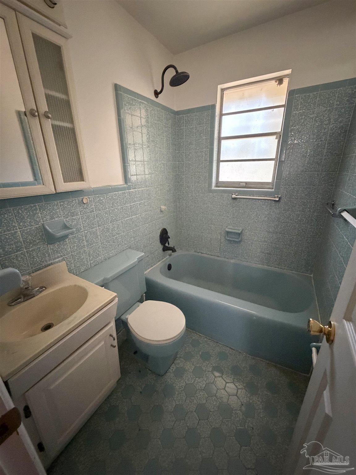 17 Seminole Trail Pensacola FL 32506