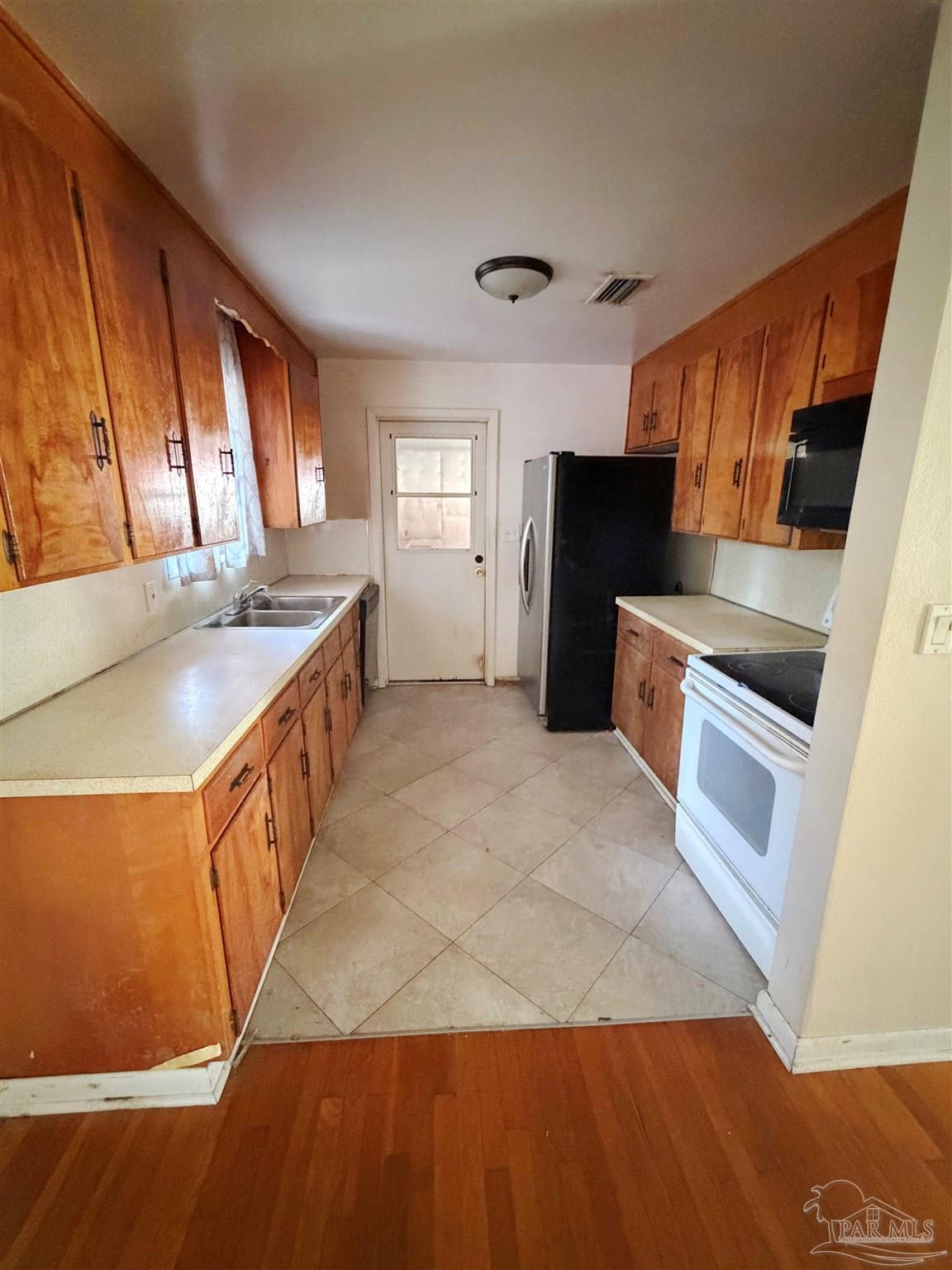 17 Seminole Trail Pensacola FL 32506