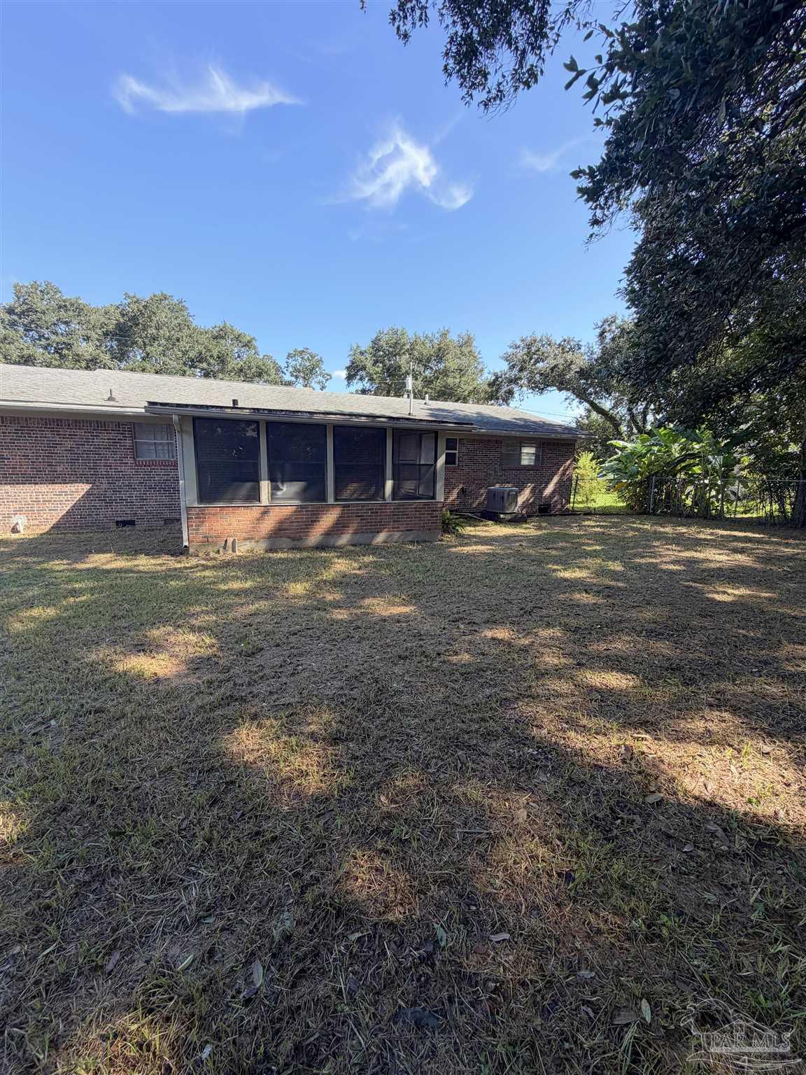 17 Seminole Trail Pensacola FL 32506