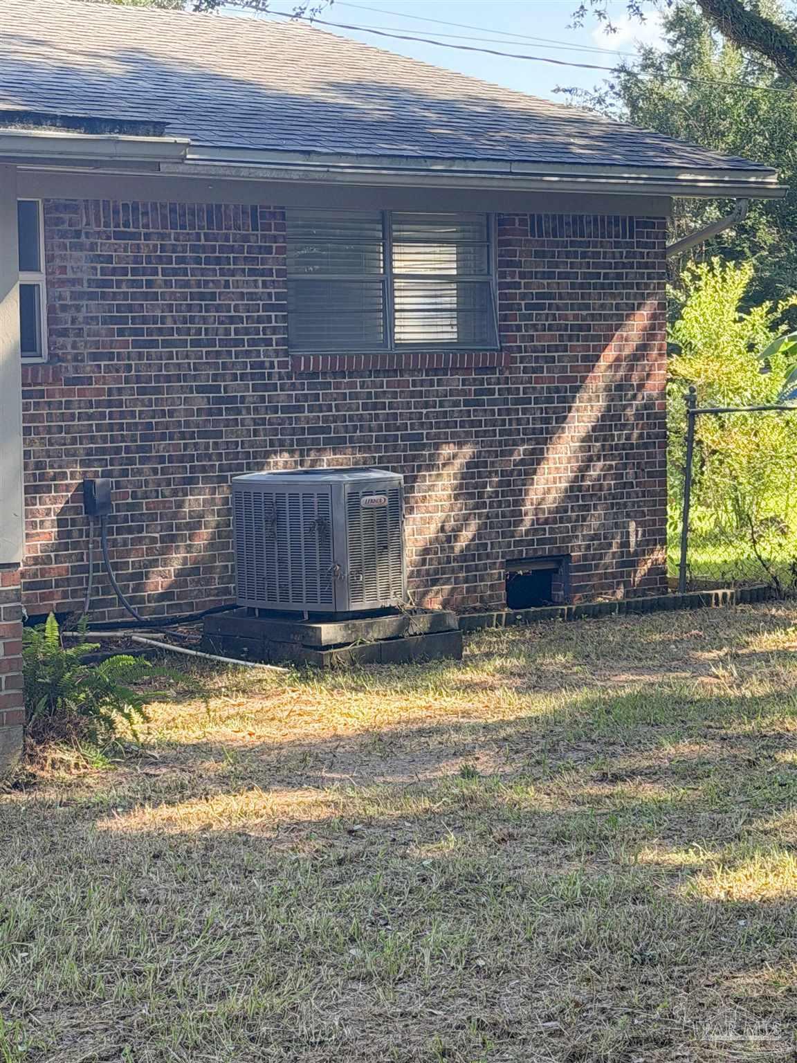 17 Seminole Trail Pensacola FL 32506