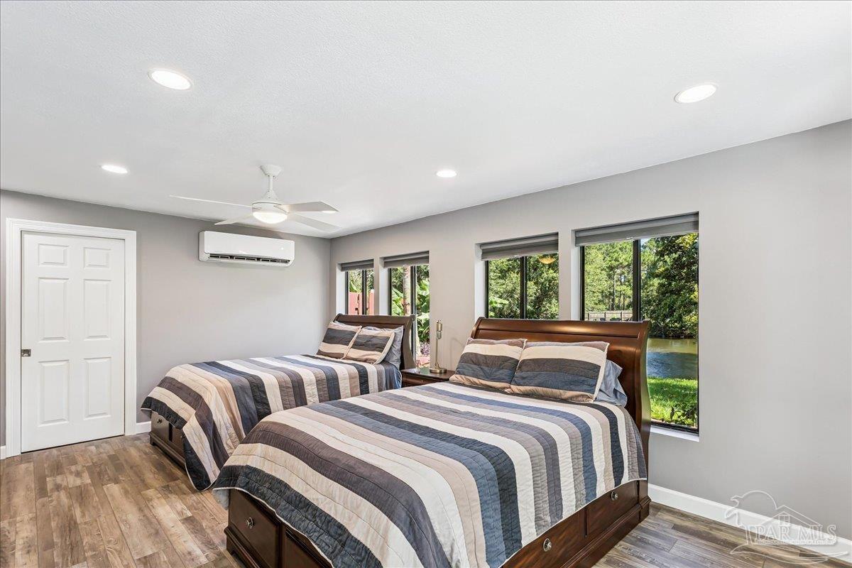 1834 W Smugglers Cove Drive Gulf Breeze FL 32563