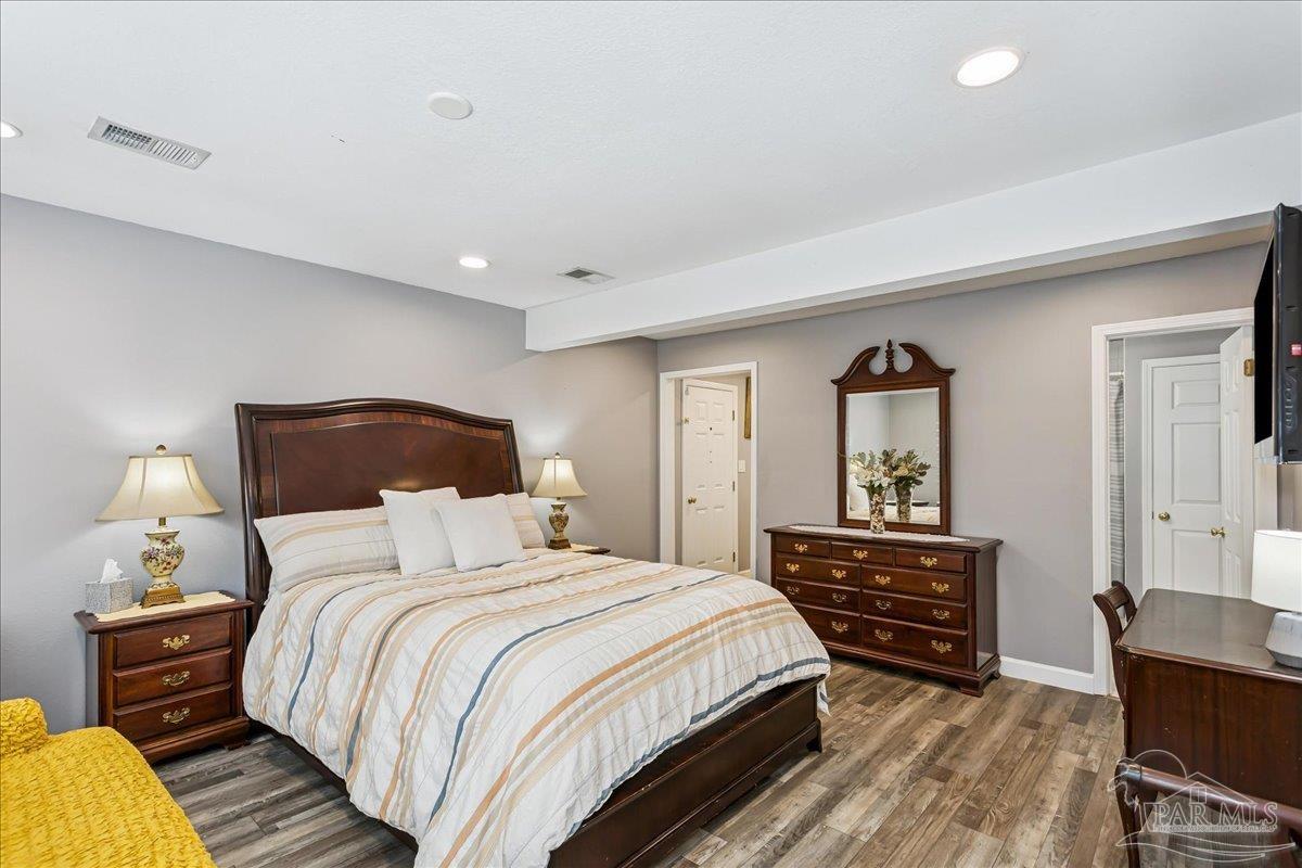 1834 W Smugglers Cove Drive Gulf Breeze FL 32563