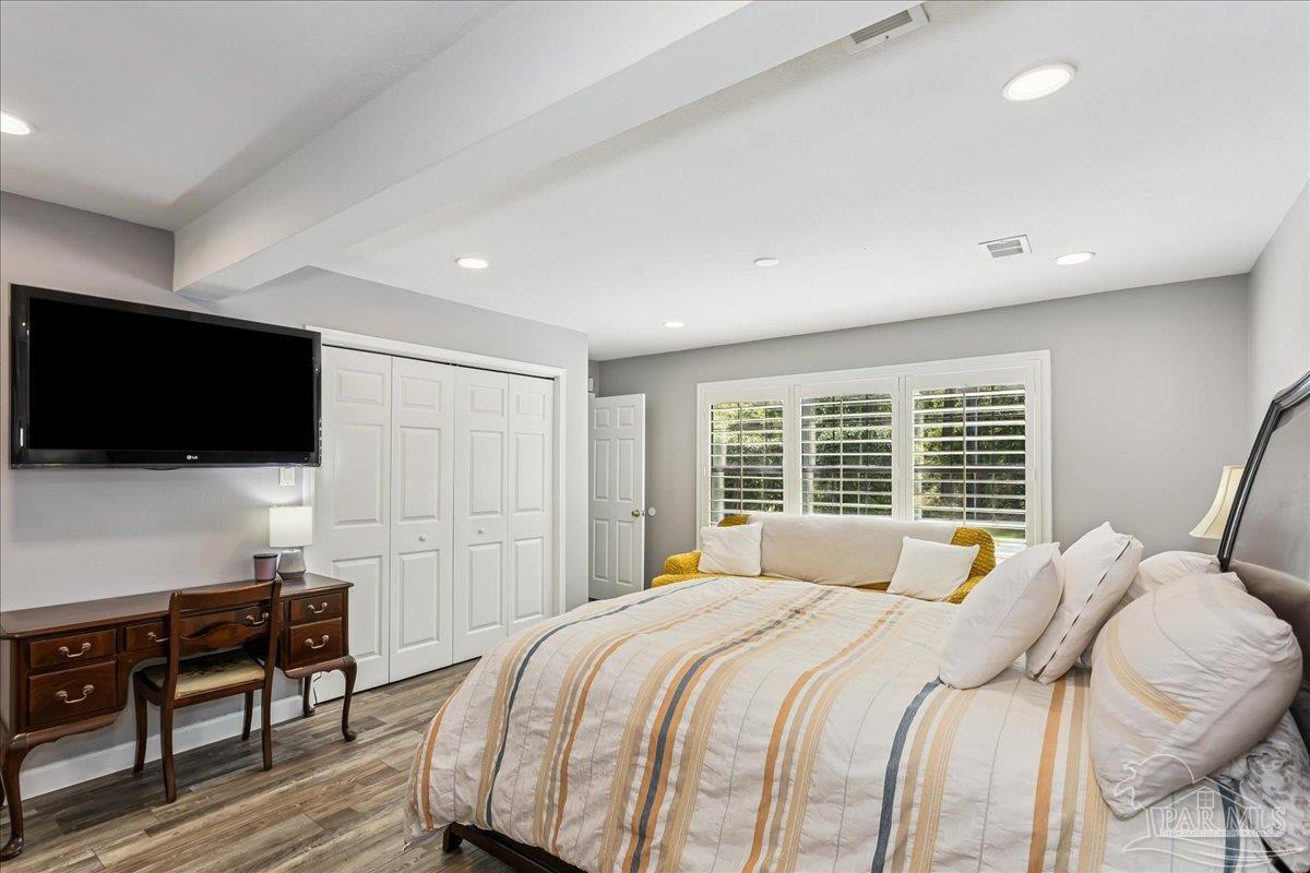 1834 W Smugglers Cove Drive Gulf Breeze FL 32563
