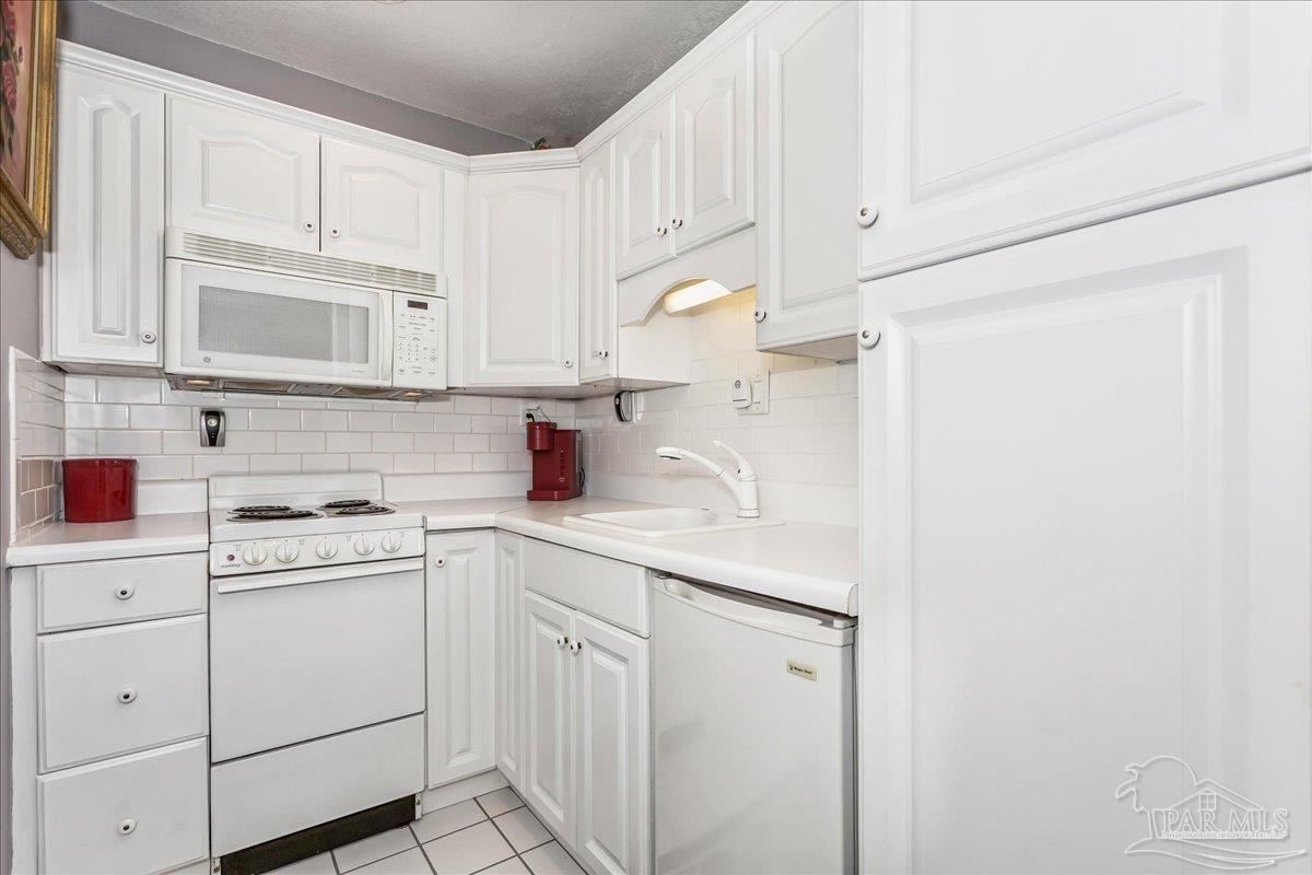 1834 W Smugglers Cove Drive Gulf Breeze FL 32563