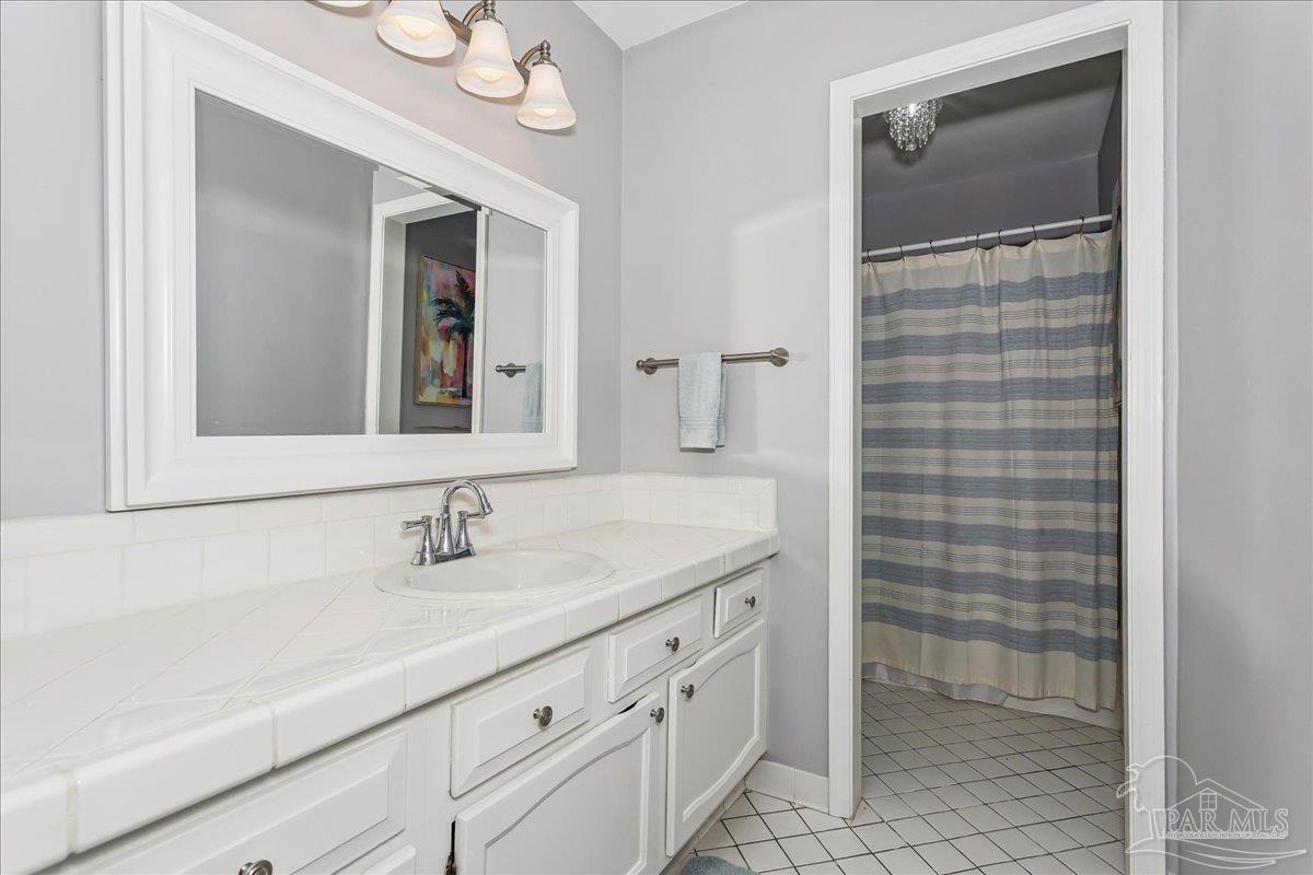 1834 W Smugglers Cove Drive Gulf Breeze FL 32563