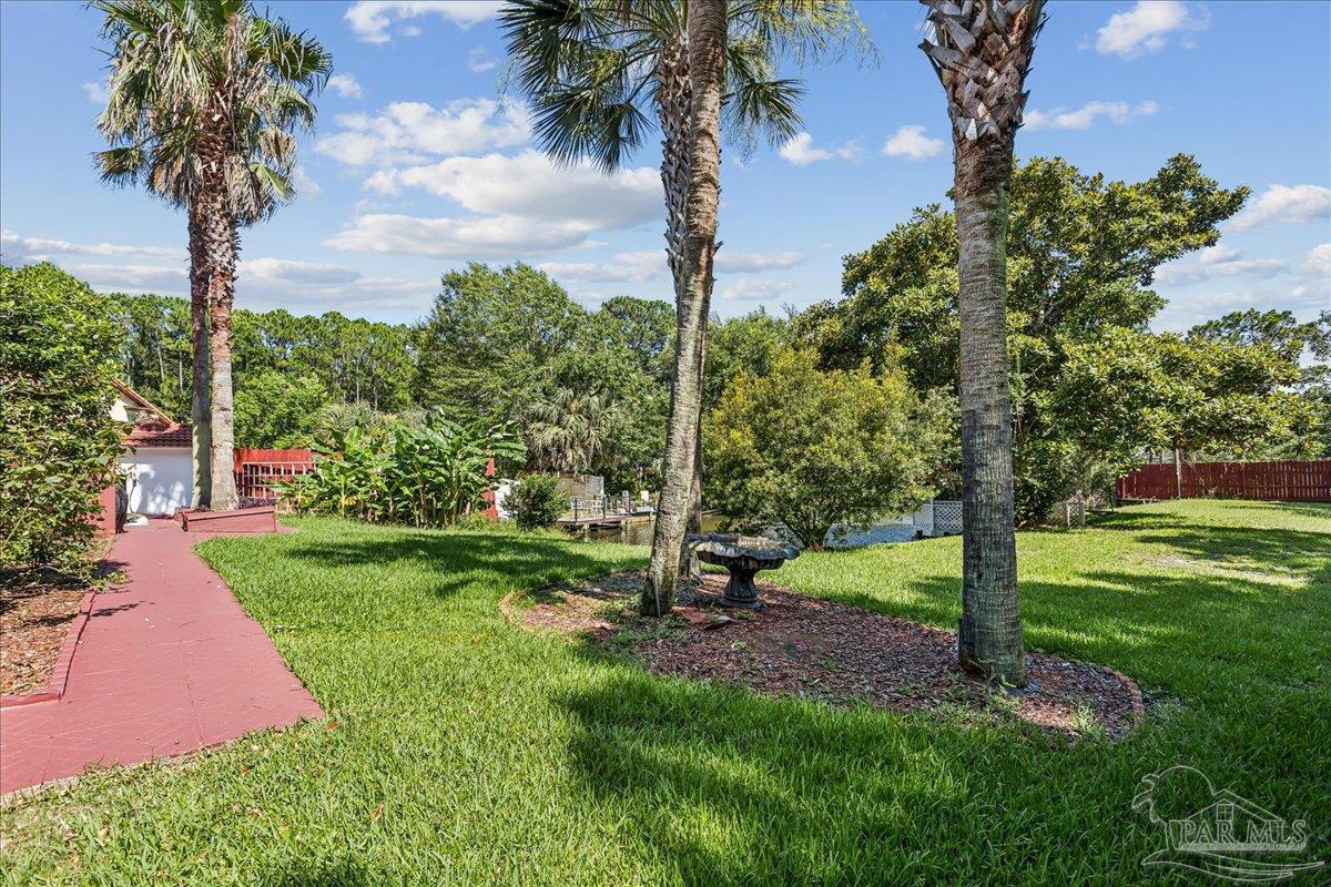 1834 W Smugglers Cove Drive Gulf Breeze FL 32563