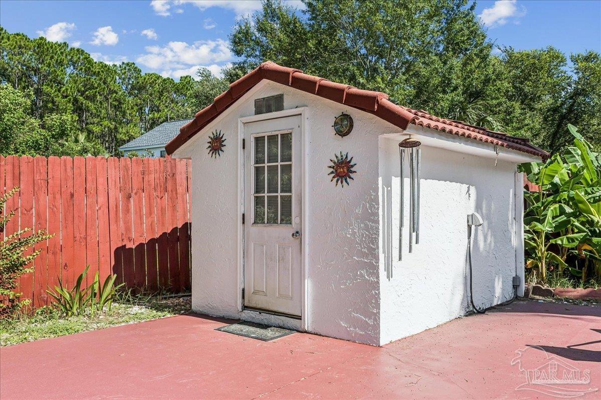 1834 W Smugglers Cove Drive Gulf Breeze FL 32563