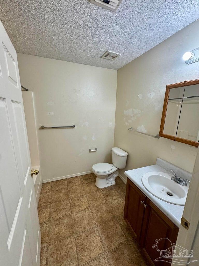5620 Charter Circle Gulf Breeze FL 32563