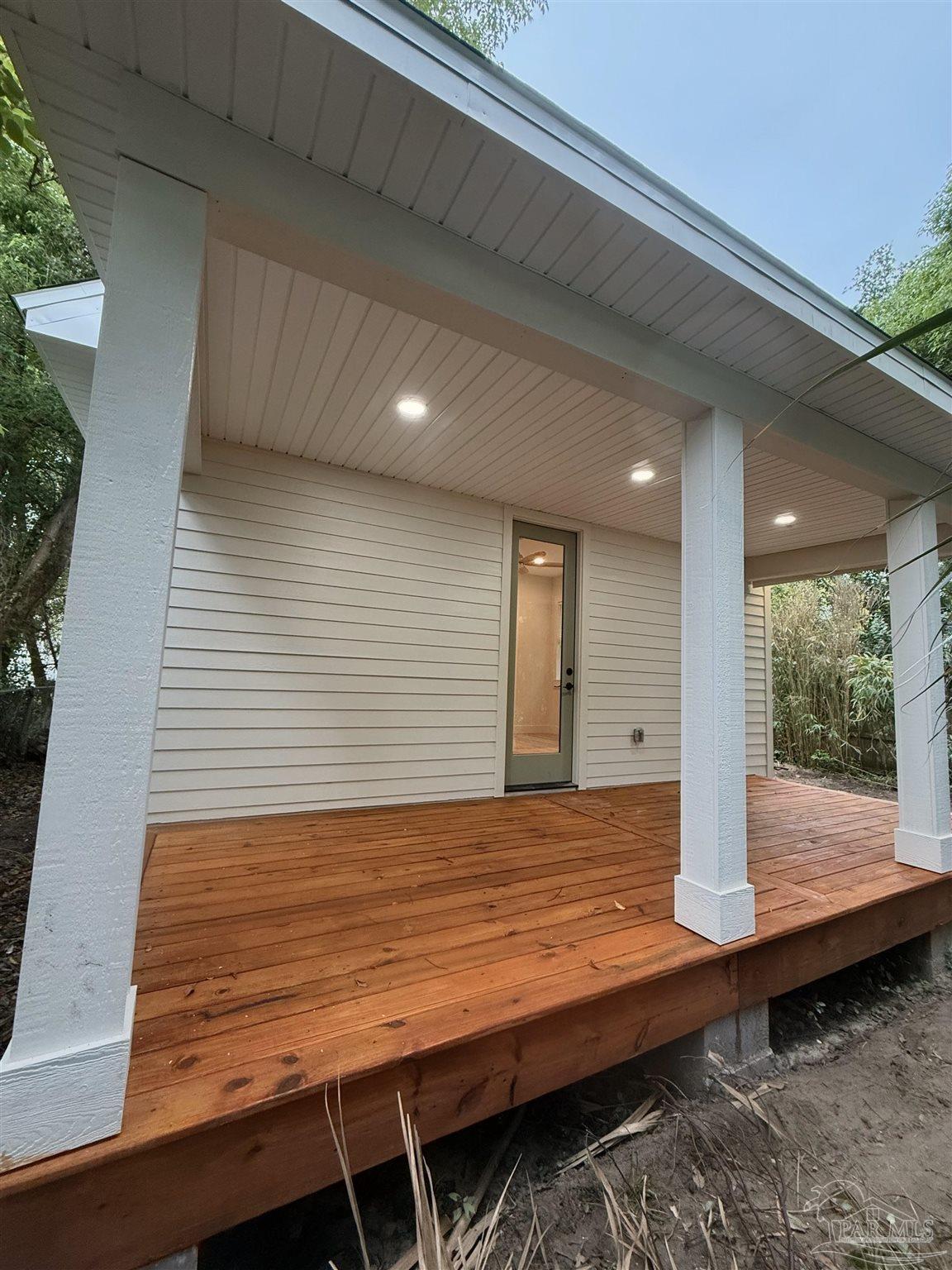217 N Barcelona Pensacola FL 32502