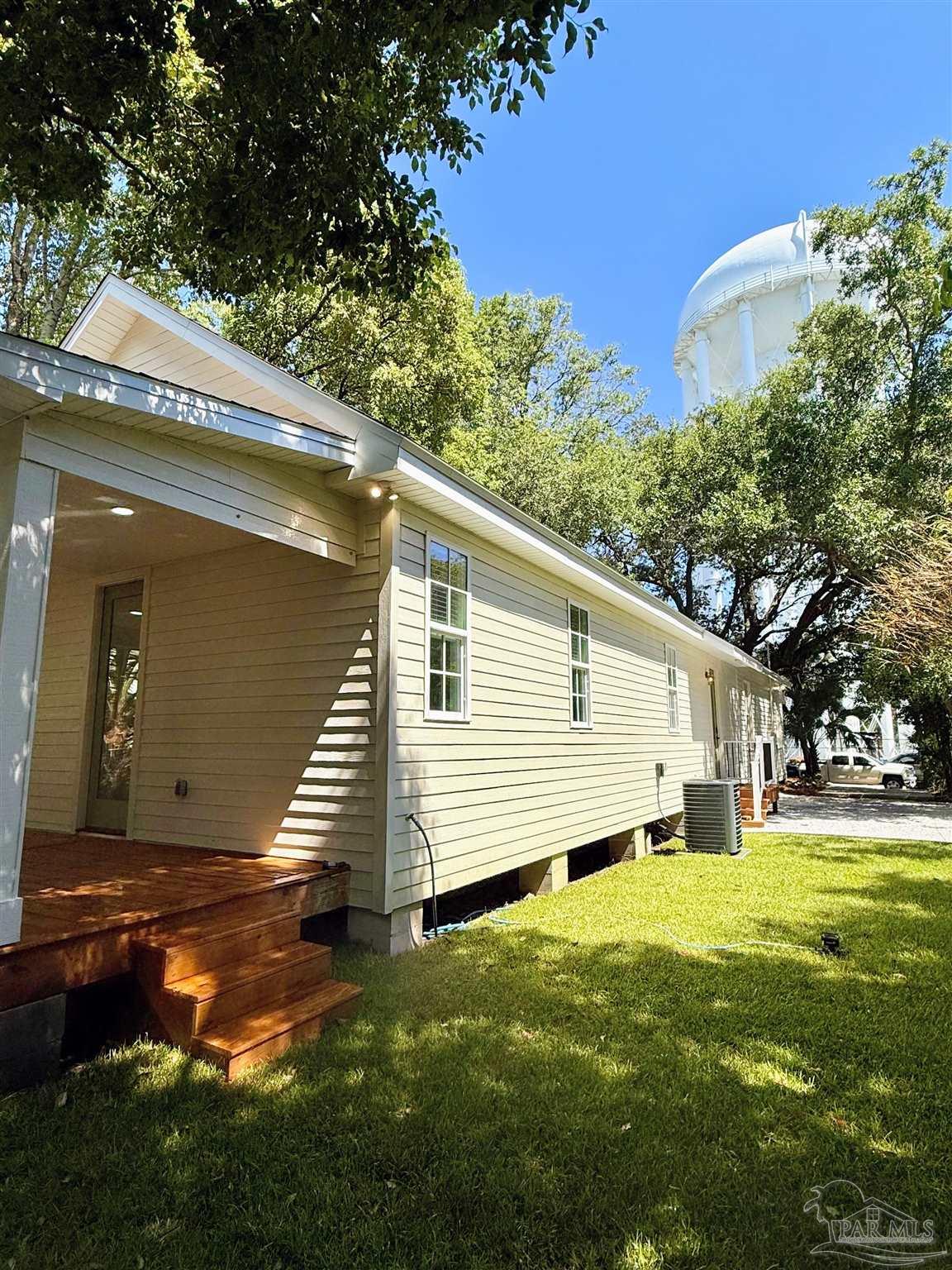 217 N Barcelona Pensacola FL 32502